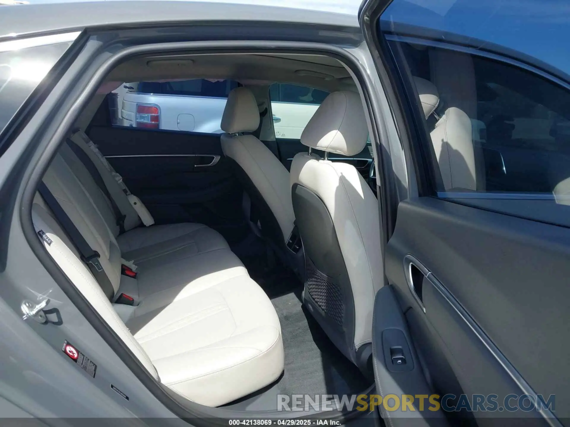8 fotografías del automóvil dañado 5NPEH4J29LH050604 HYUNDAI SONATA 2020