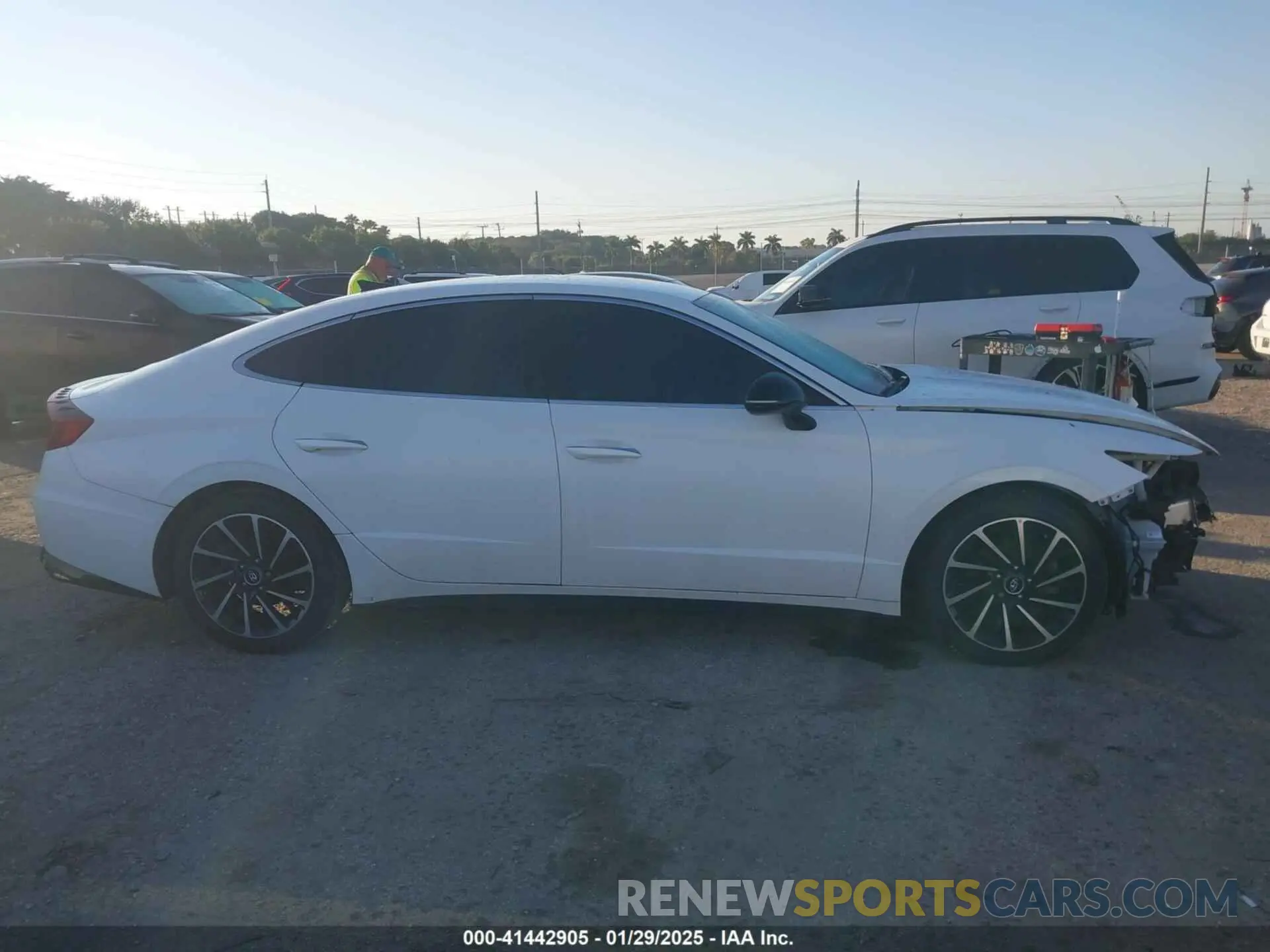 13 fotografías del automóvil dañado 5NPEJ4J24LH011004 HYUNDAI SONATA 2020