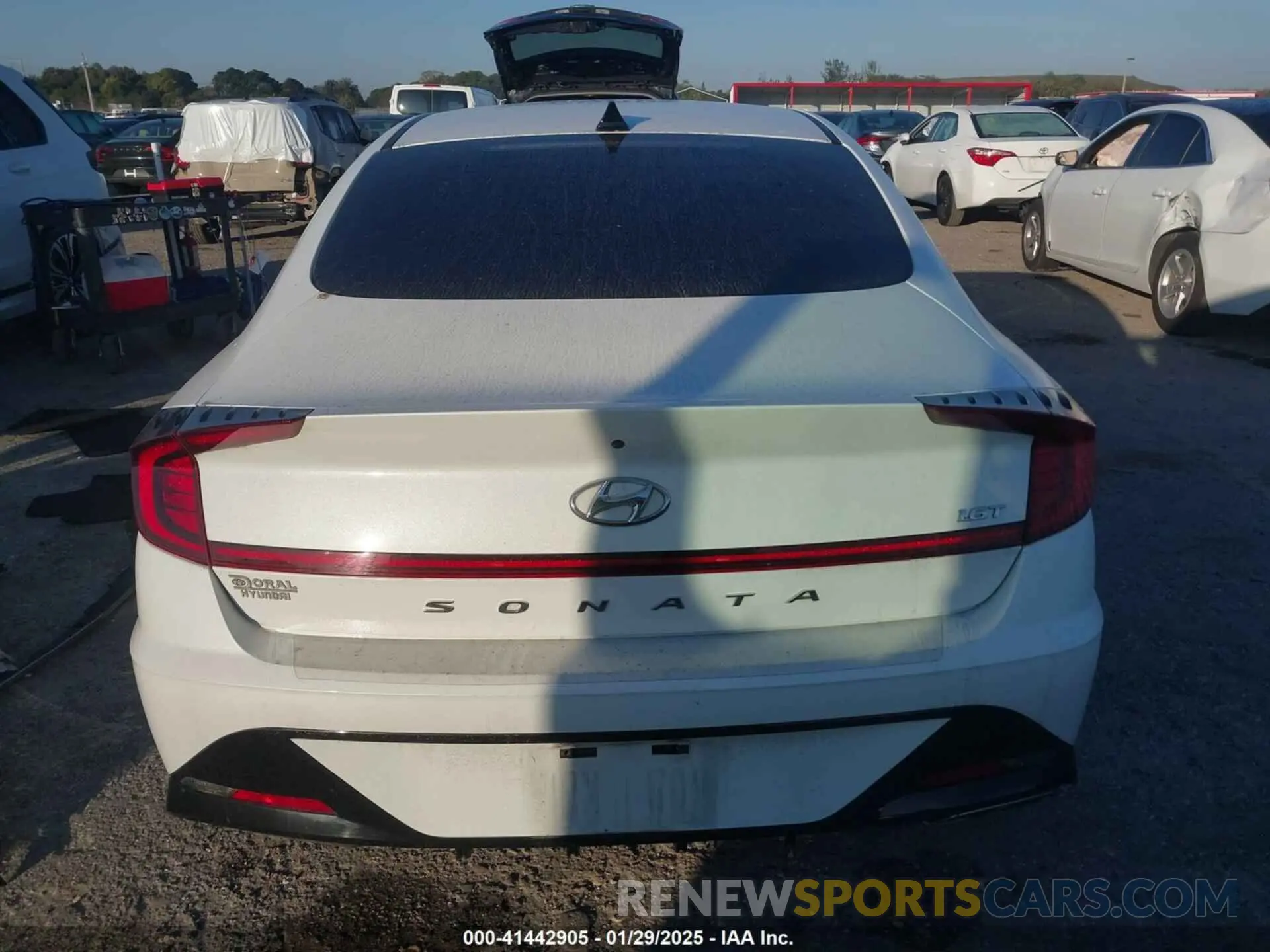 16 fotografías del automóvil dañado 5NPEJ4J24LH011004 HYUNDAI SONATA 2020