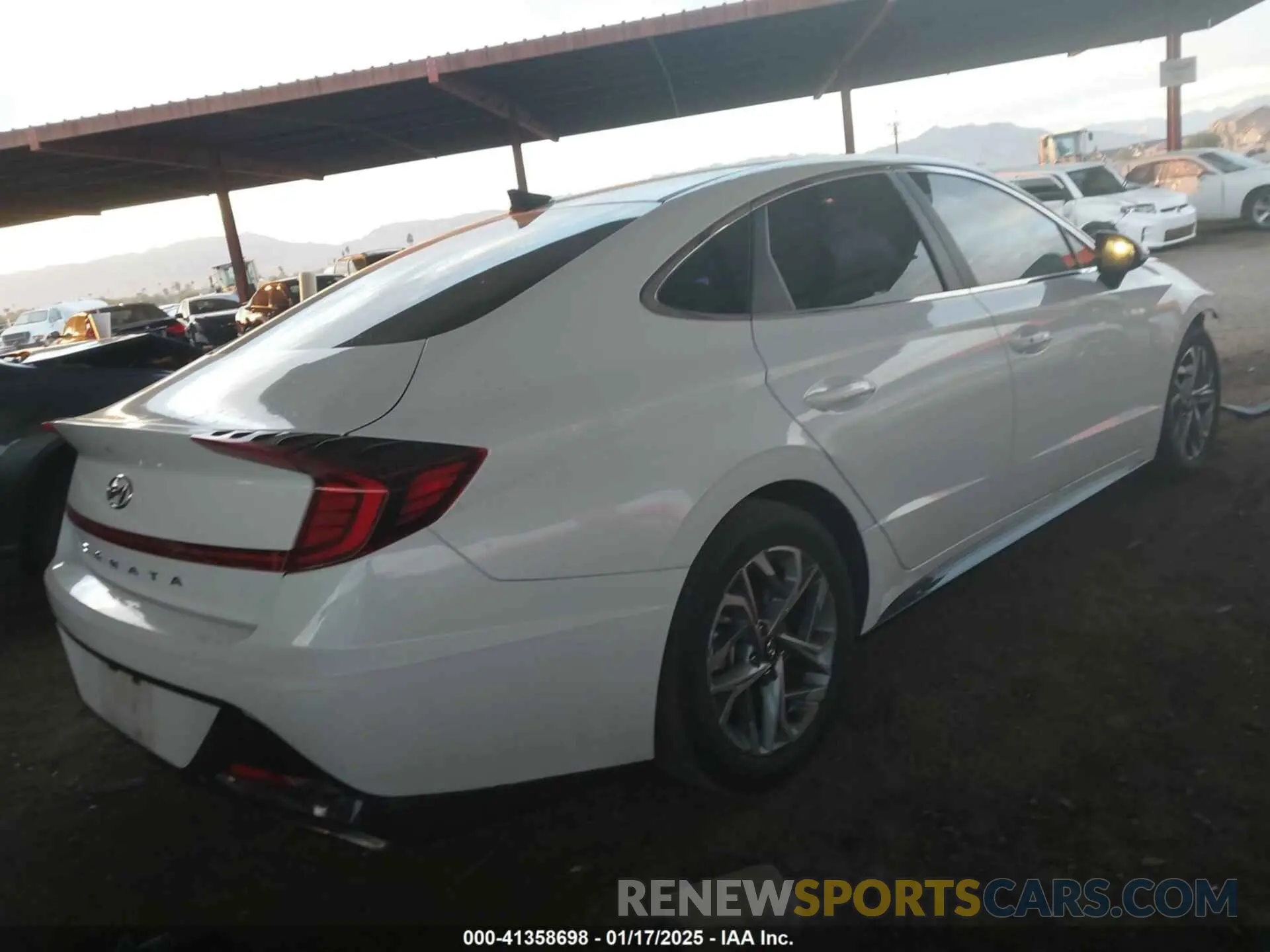 4 fotografías del automóvil dañado 5NPEL4JA1LH056936 HYUNDAI SONATA 2020
