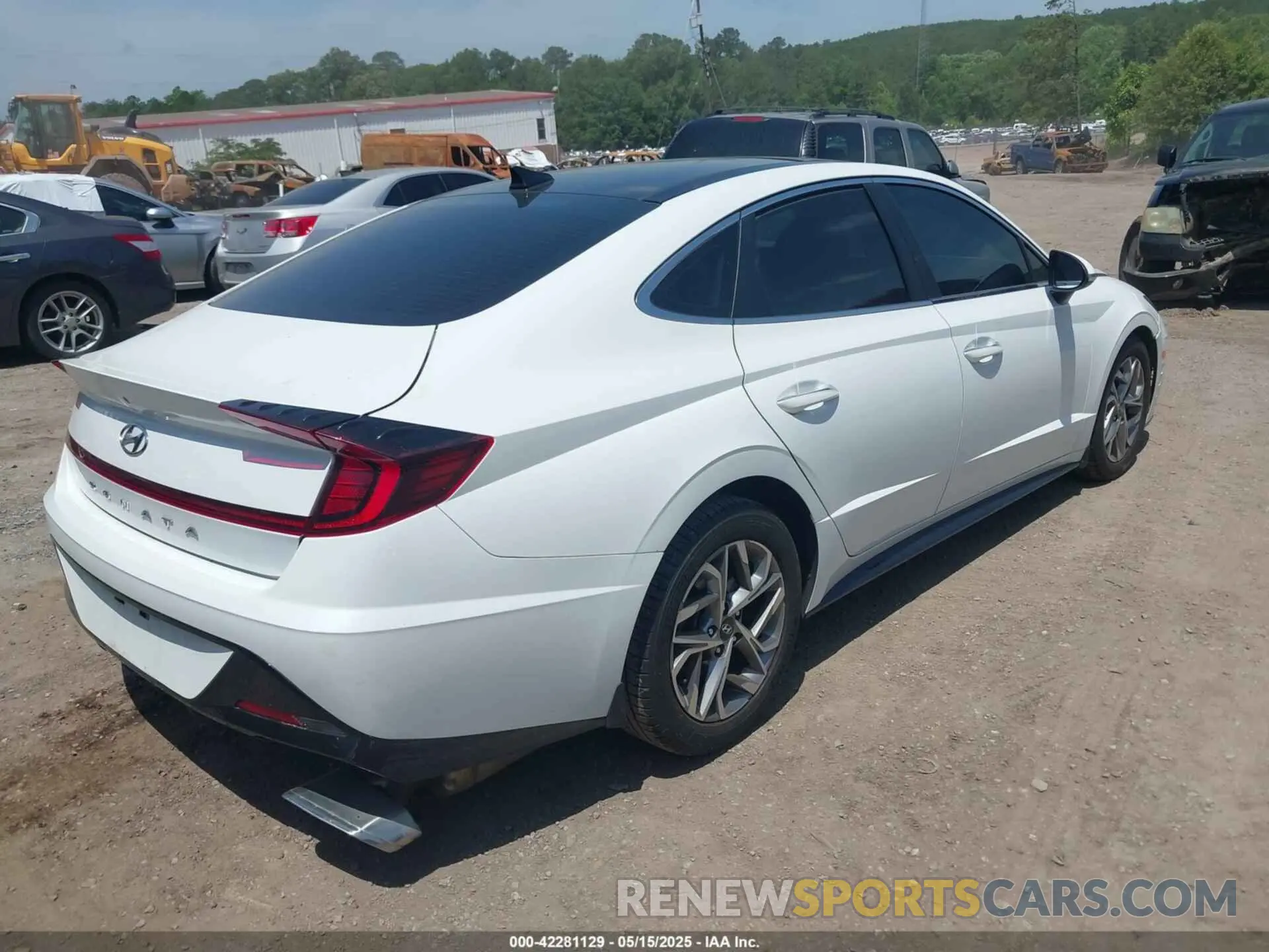 4 fotografías del automóvil dañado 5NPEF4JA2MH091896 HYUNDAI SONATA 2021