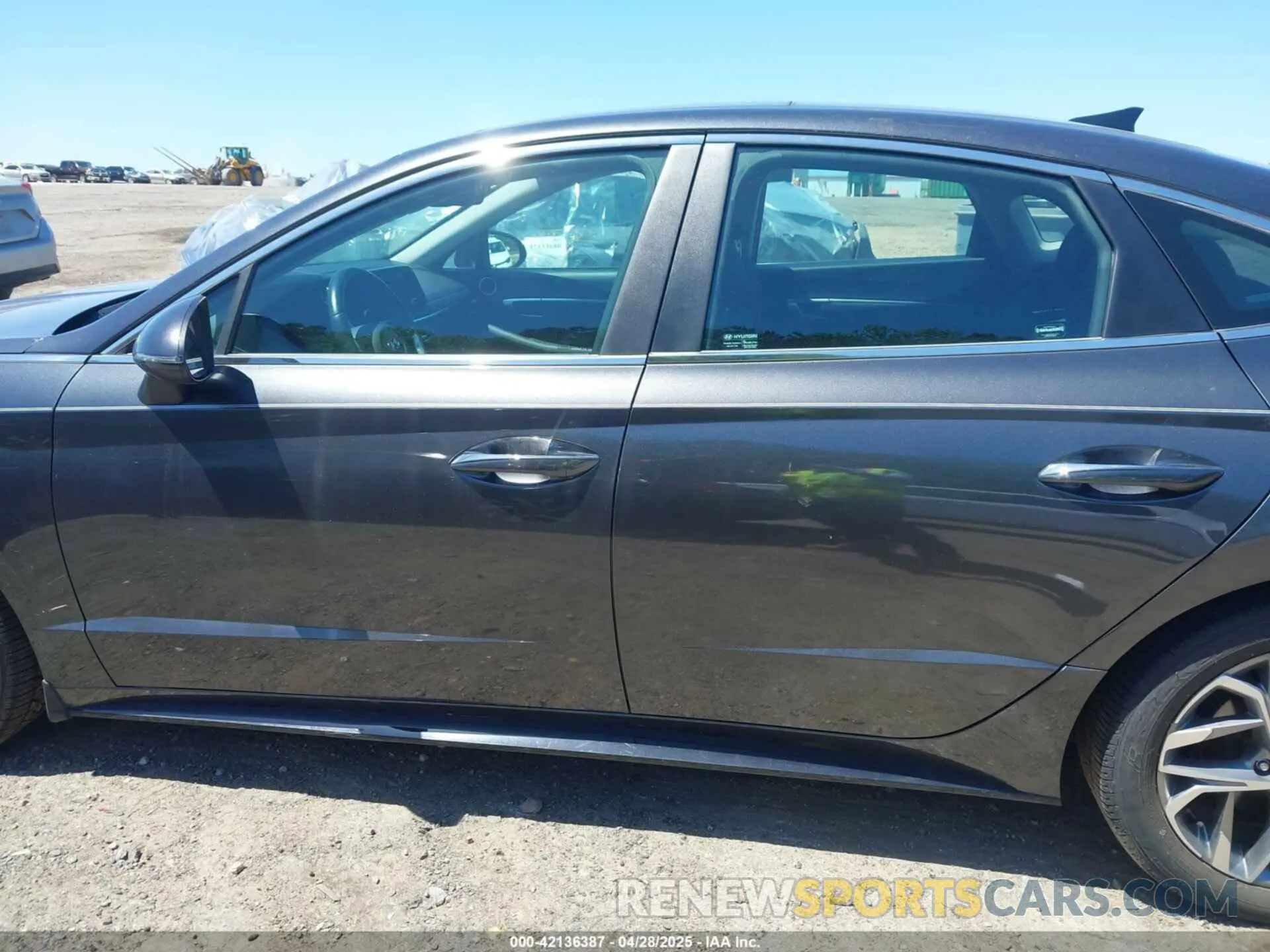 14 fotografías del automóvil dañado 5NPEF4JA6MH083431 HYUNDAI SONATA 2021