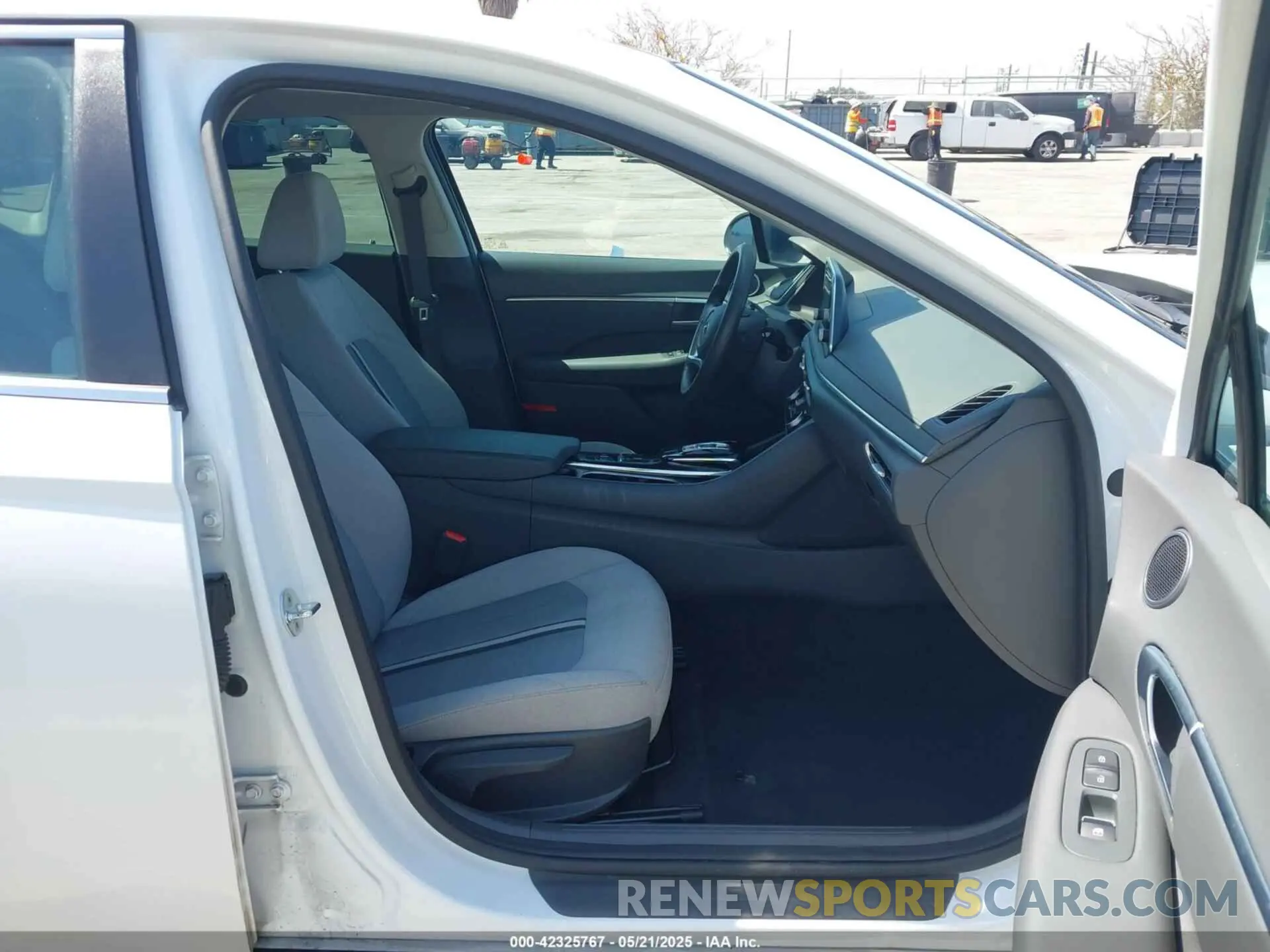 5 fotografías del automóvil dañado 5NPEF4JA6MH089844 HYUNDAI SONATA 2021