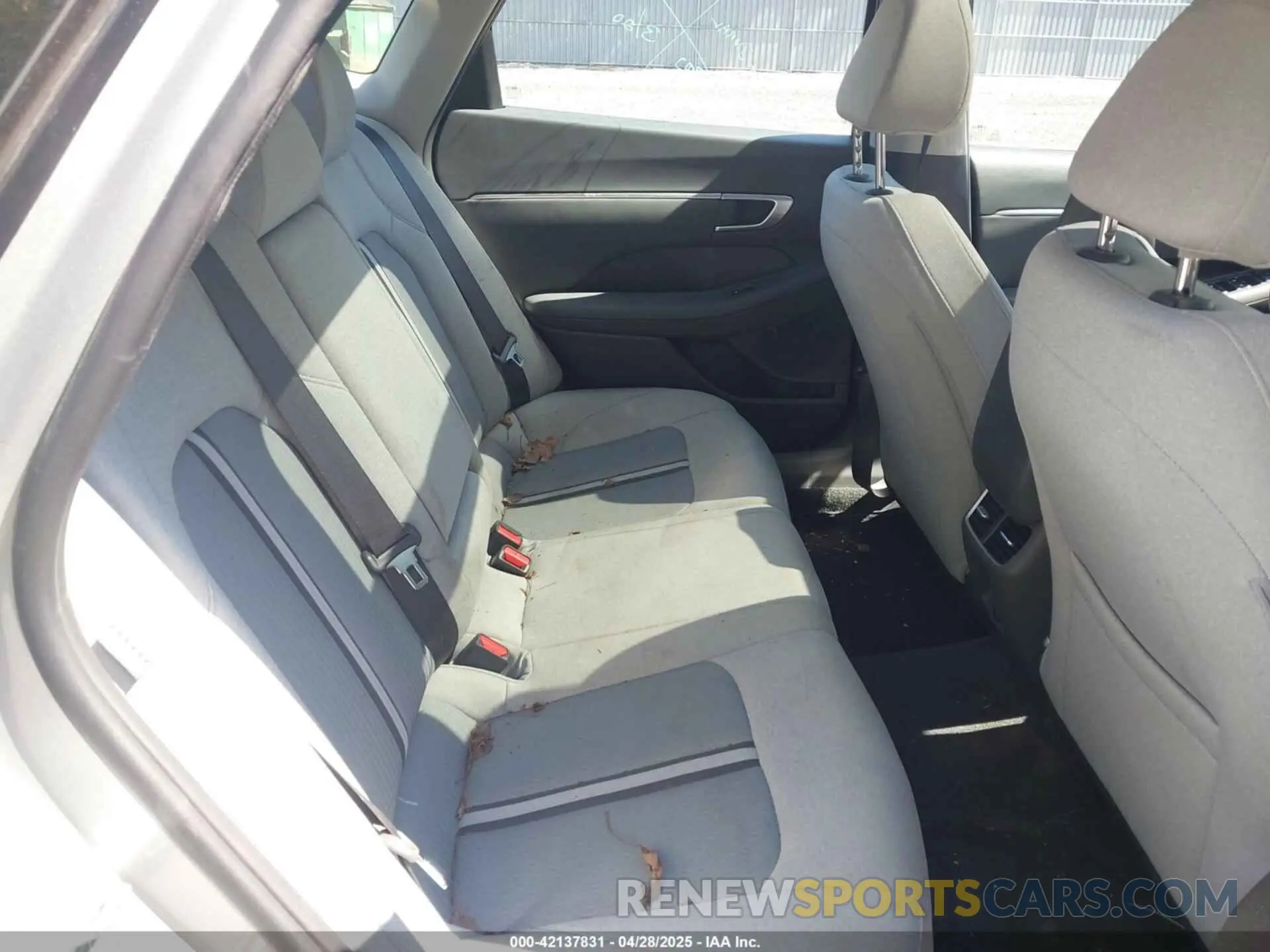 8 fotografías del automóvil dañado 5NPEF4JA7MH097046 HYUNDAI SONATA 2021