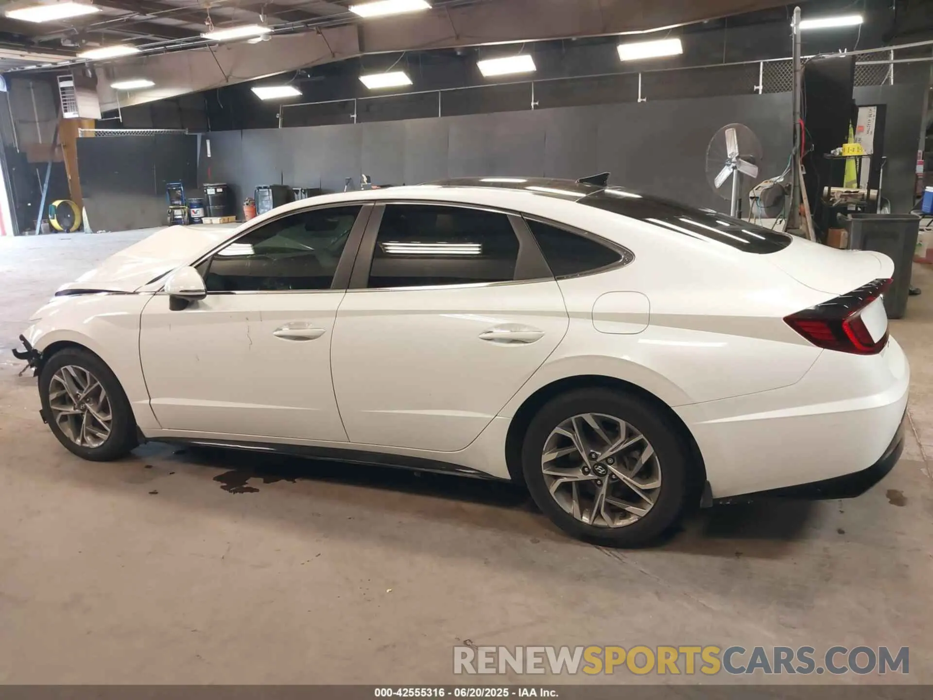 15 fotografías del automóvil dañado 5NPEF4JA7MH098827 HYUNDAI SONATA 2021