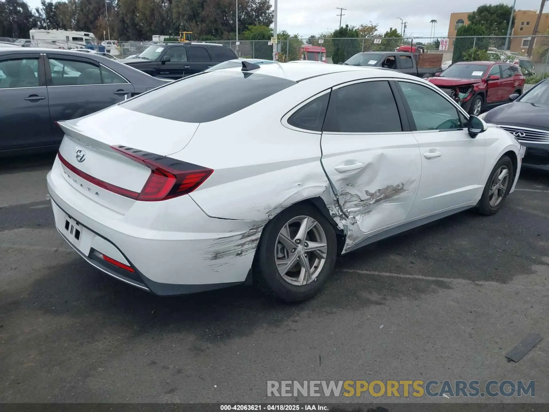 4 fotografías del automóvil dañado 5NPEG4JA5MH100572 HYUNDAI SONATA 2021