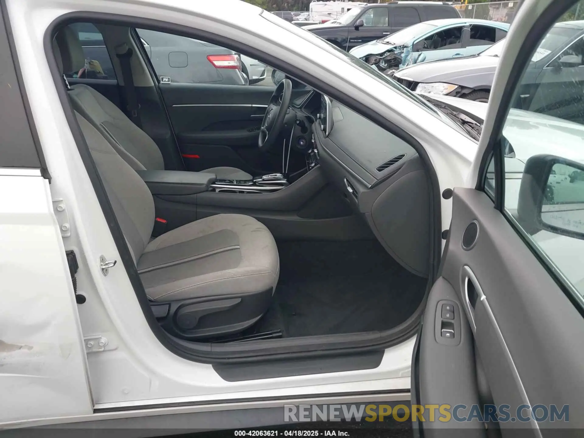 5 fotografías del automóvil dañado 5NPEG4JA5MH100572 HYUNDAI SONATA 2021