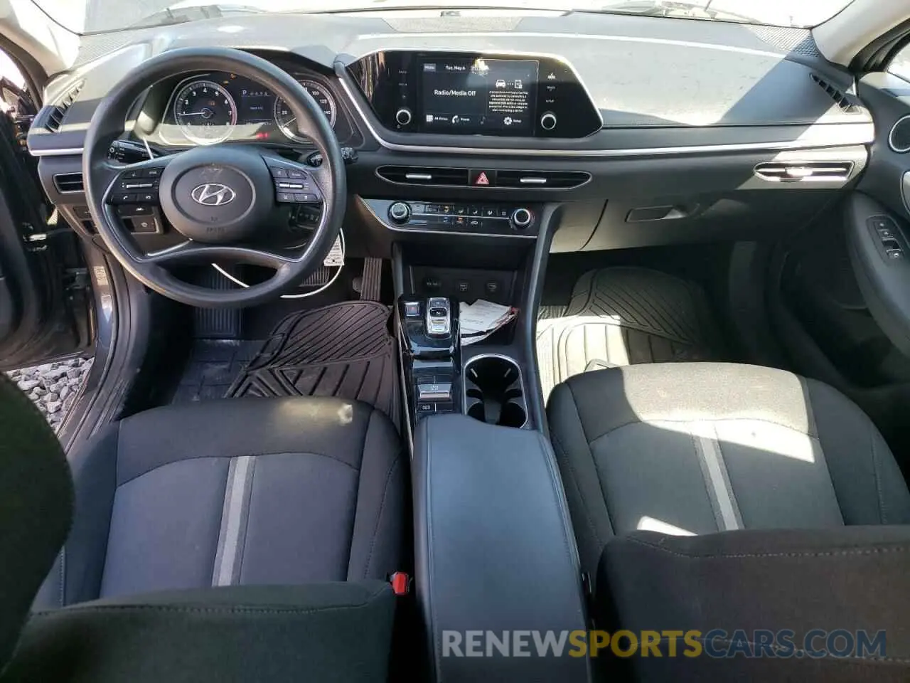 8 fotografías del automóvil dañado 5NPEG4JA6MH079795 HYUNDAI SONATA 2021