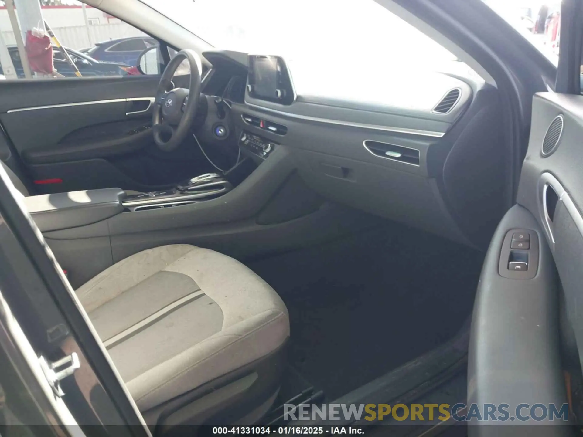 5 fotografías del automóvil dañado 5NPEG4JA6MH095186 HYUNDAI SONATA 2021