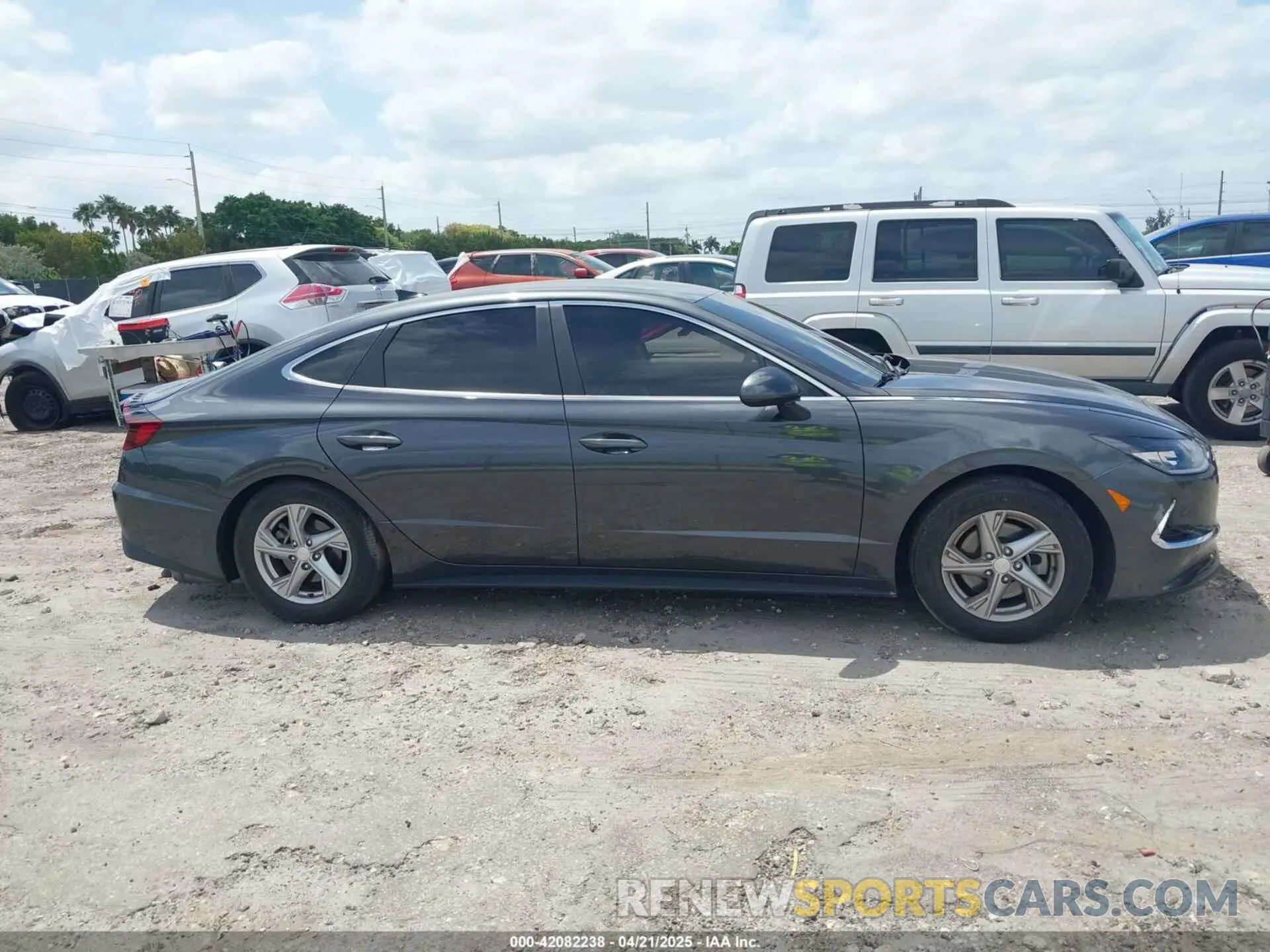 13 fotografías del automóvil dañado 5NPEG4JA6MH105036 HYUNDAI SONATA 2021