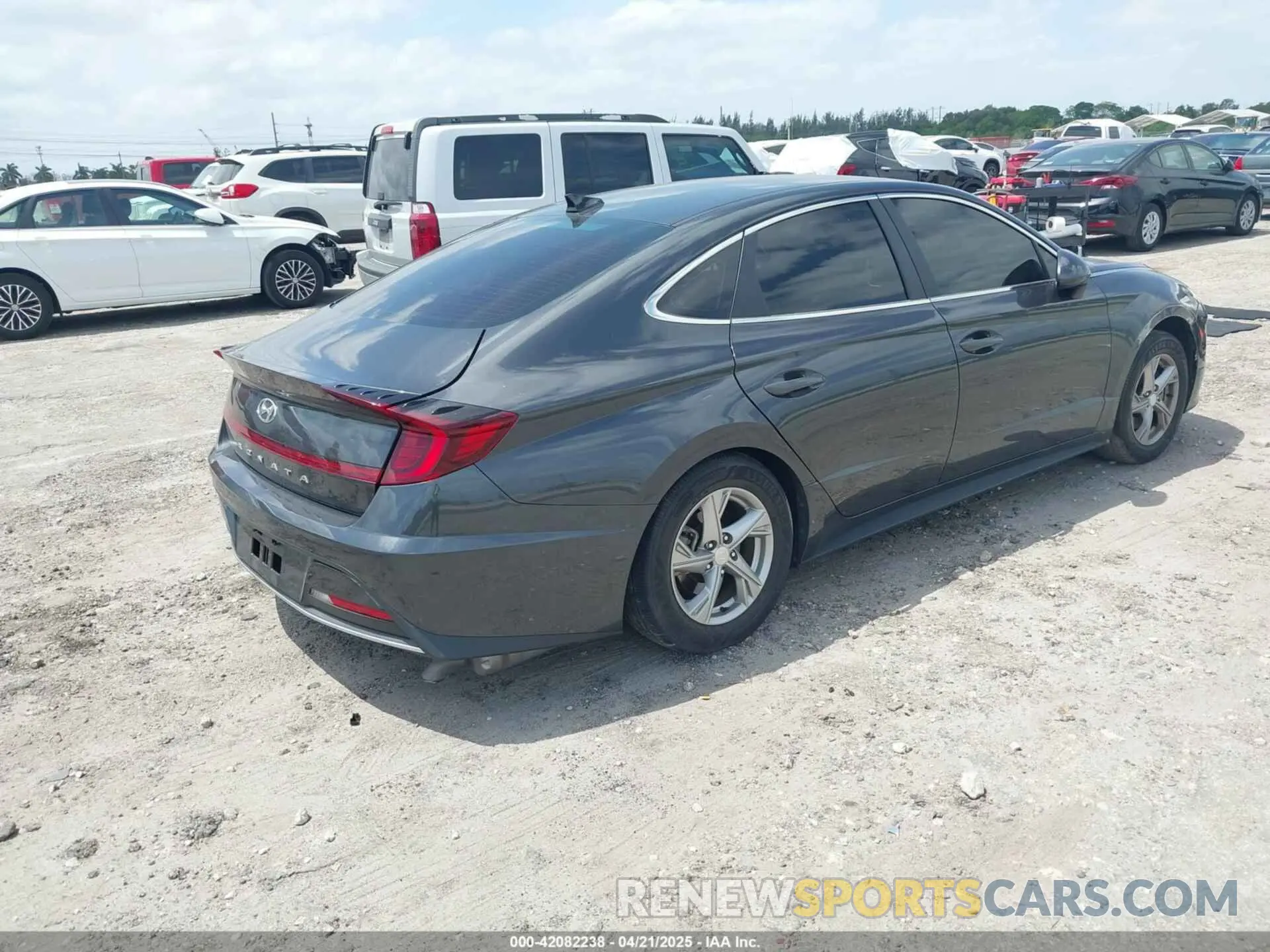 4 fotografías del automóvil dañado 5NPEG4JA6MH105036 HYUNDAI SONATA 2021