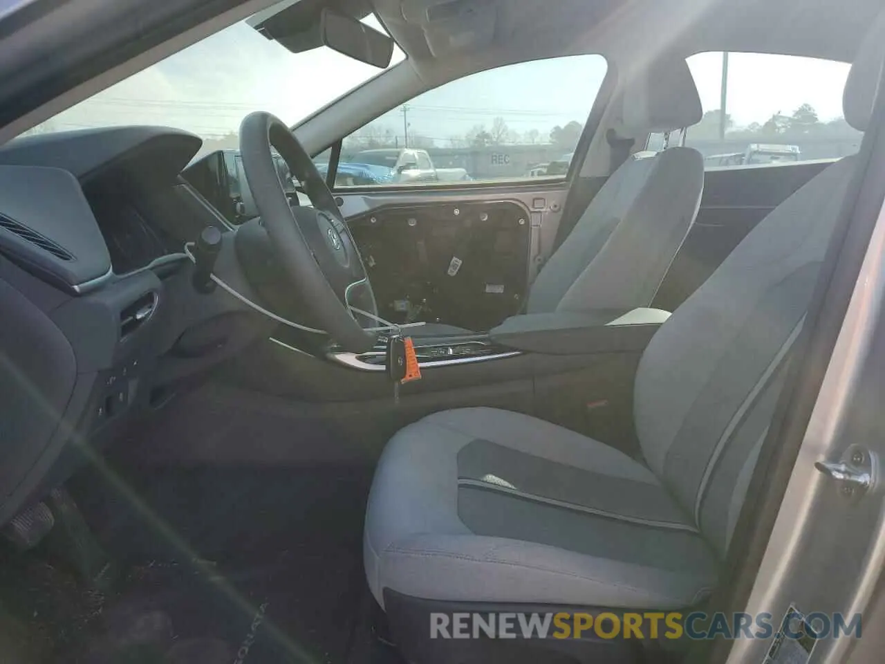 7 fotografías del automóvil dañado 5NPEG4JA6MH109393 HYUNDAI SONATA 2021