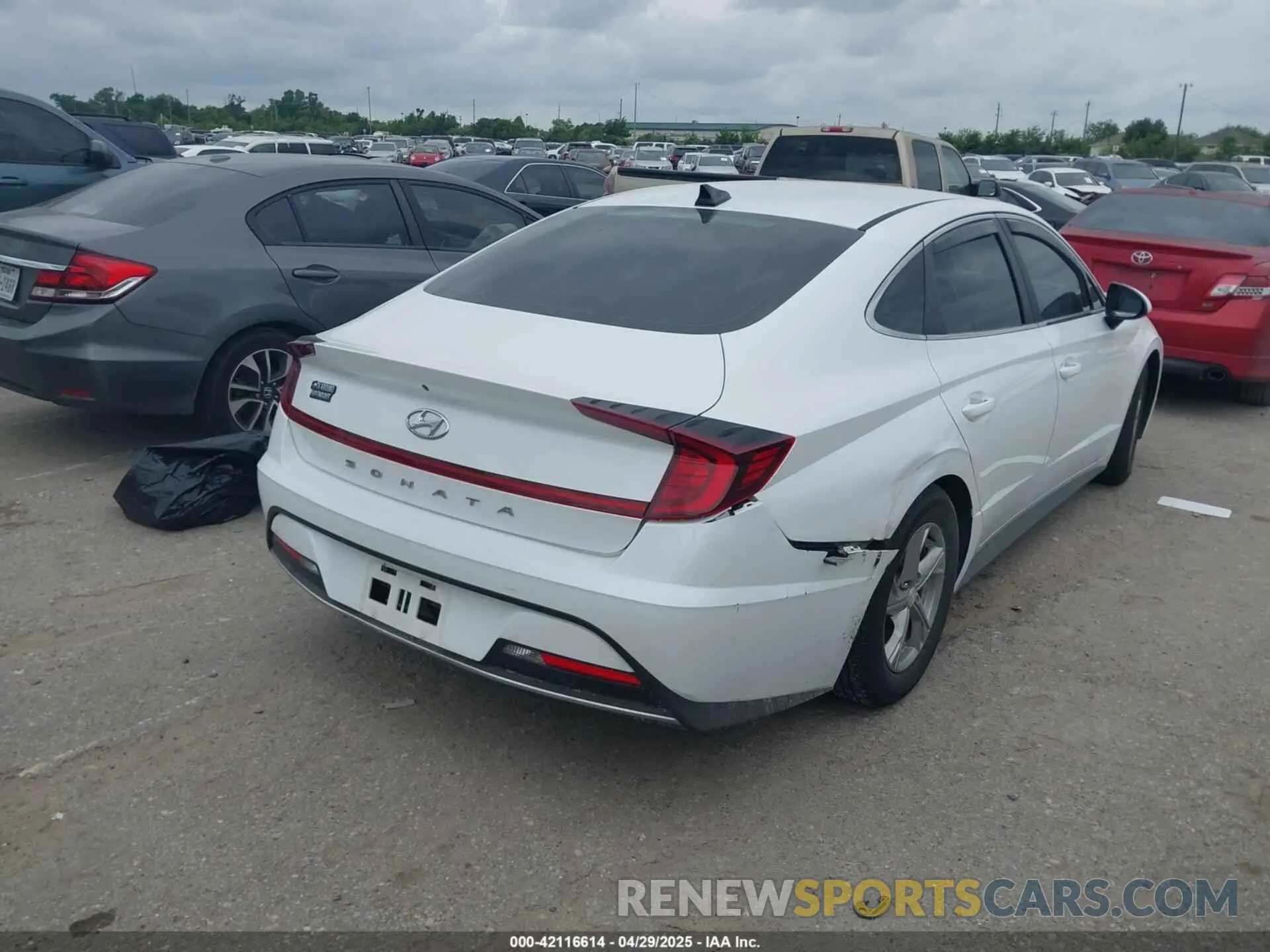 4 fotografías del automóvil dañado 5NPEG4JA6MH131152 HYUNDAI SONATA 2021