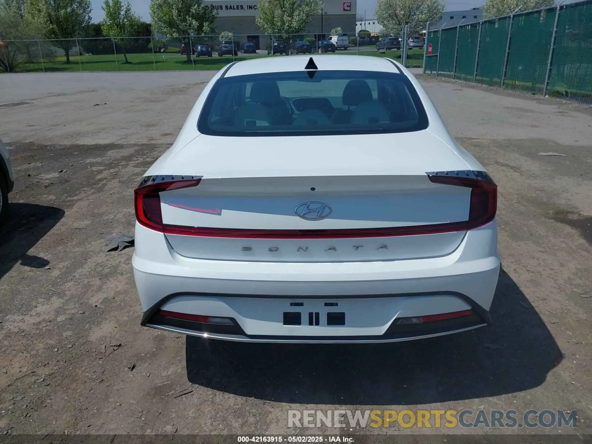 16 fotografías del automóvil dañado 5NPEG4JA7MH085489 HYUNDAI SONATA 2021