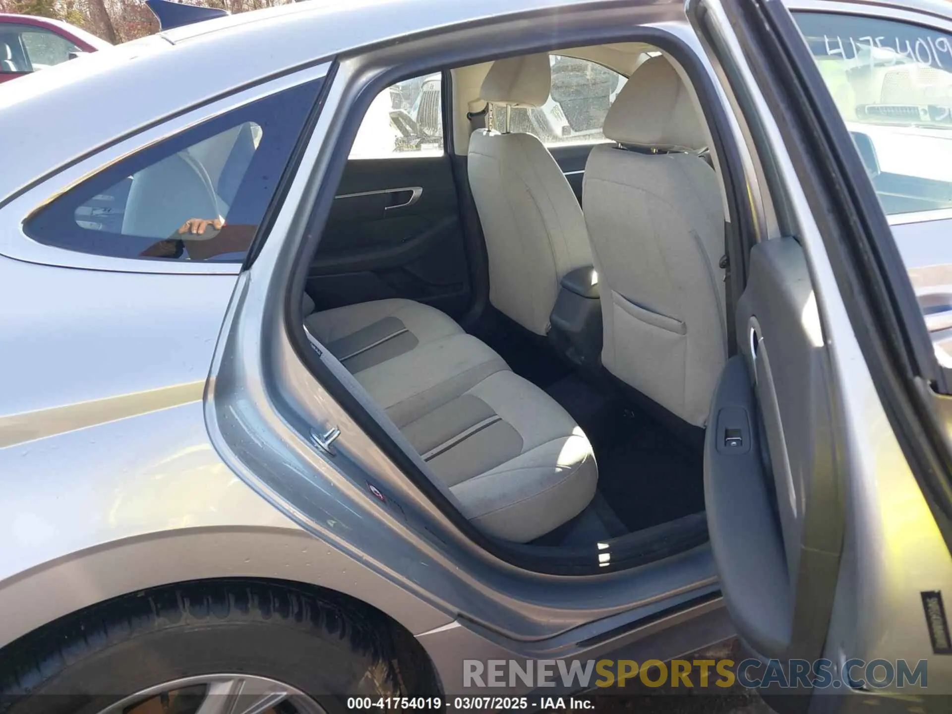 8 fotografías del automóvil dañado 5NPEG4JA8MH074923 HYUNDAI SONATA 2021