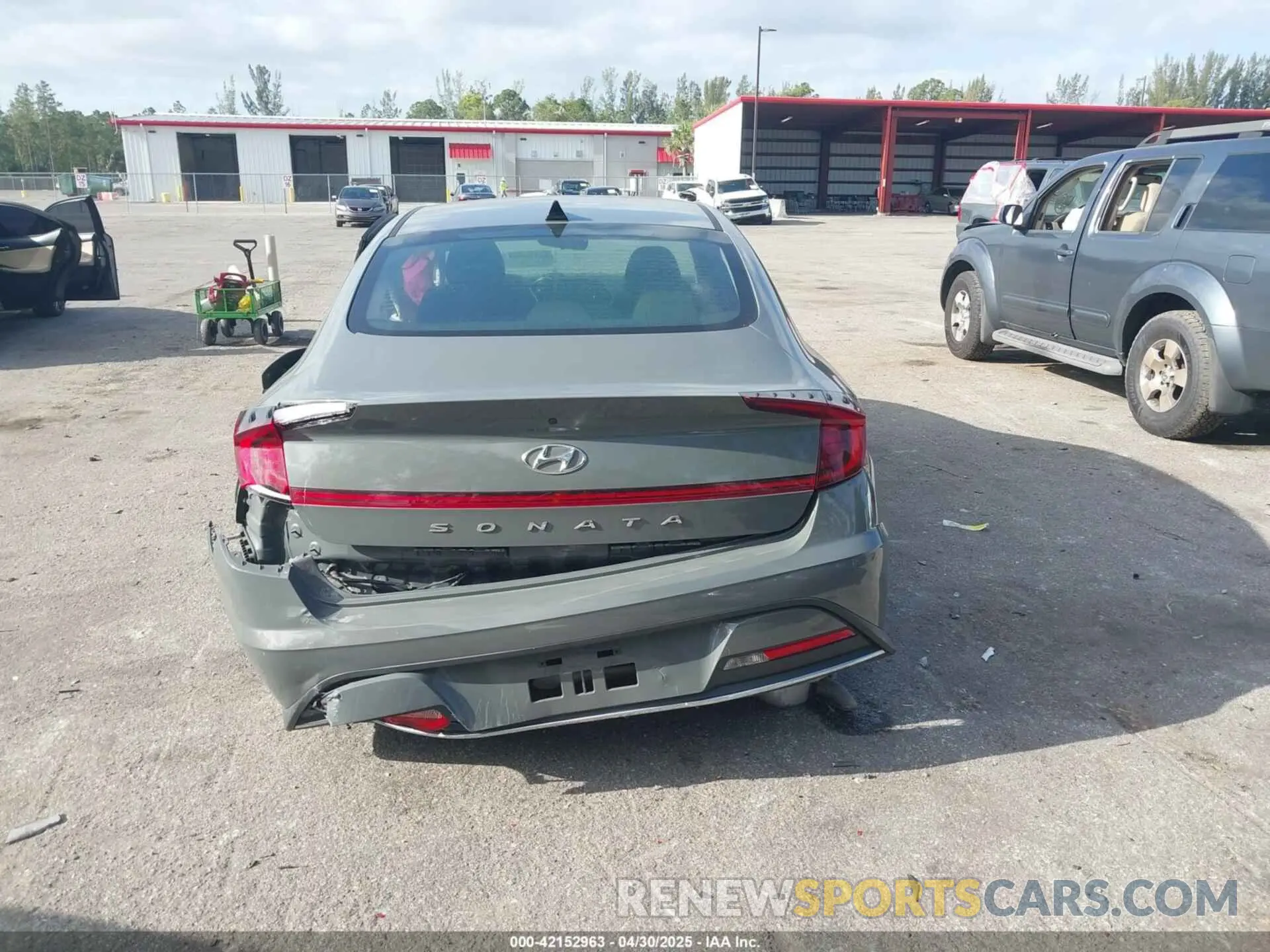 16 fotografías del automóvil dañado 5NPEG4JA8MH121593 HYUNDAI SONATA 2021
