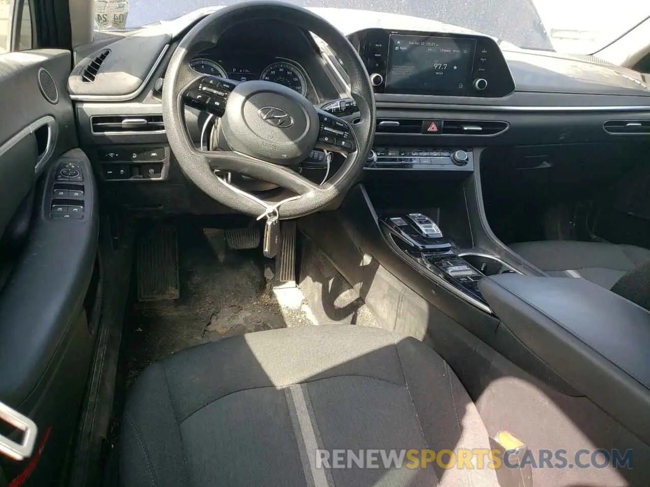8 fotografías del automóvil dañado 5NPEG4JA9MH070931 HYUNDAI SONATA 2021