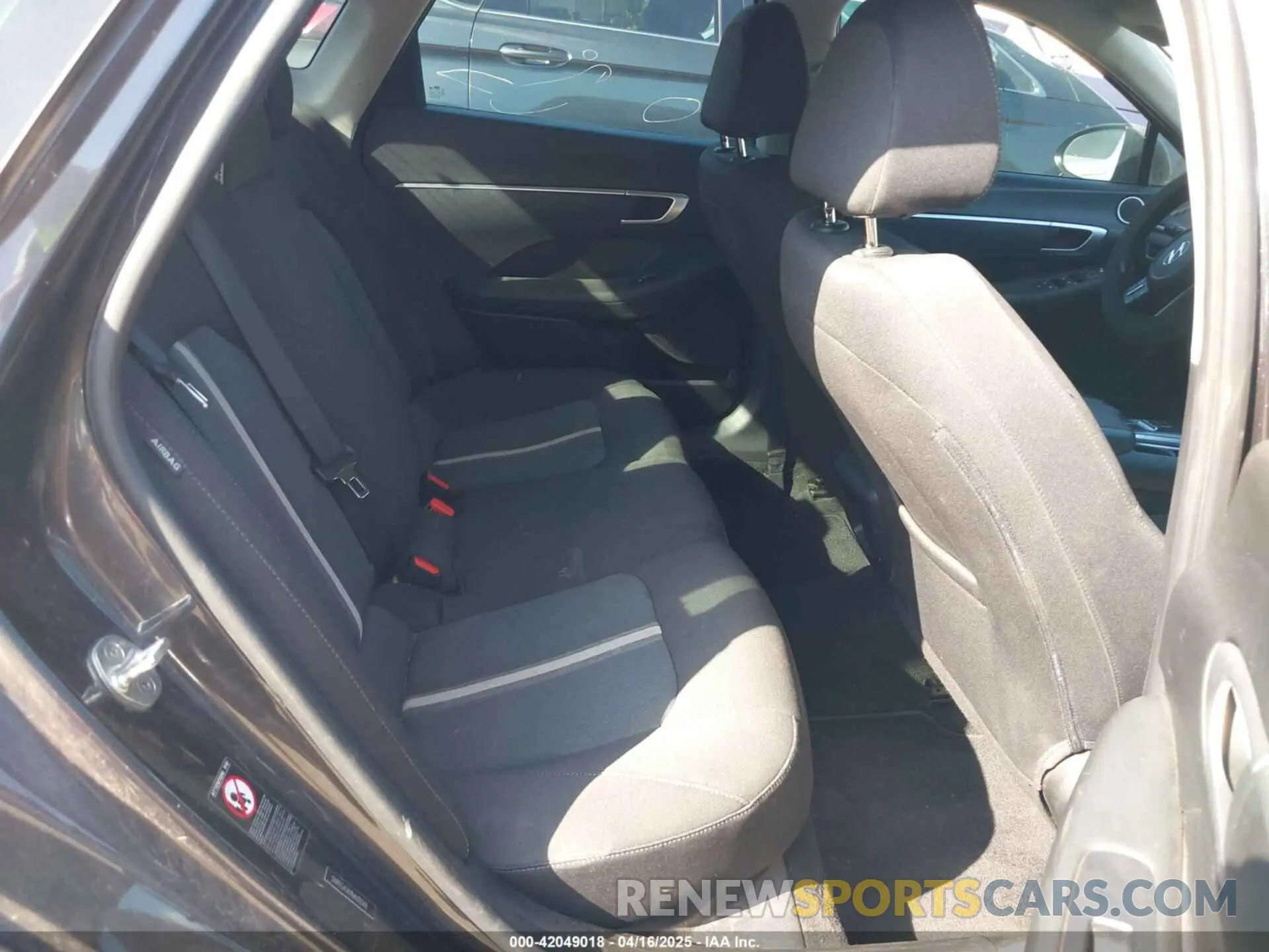 8 fotografías del automóvil dañado 5NPEG4JA9MH113342 HYUNDAI SONATA 2021