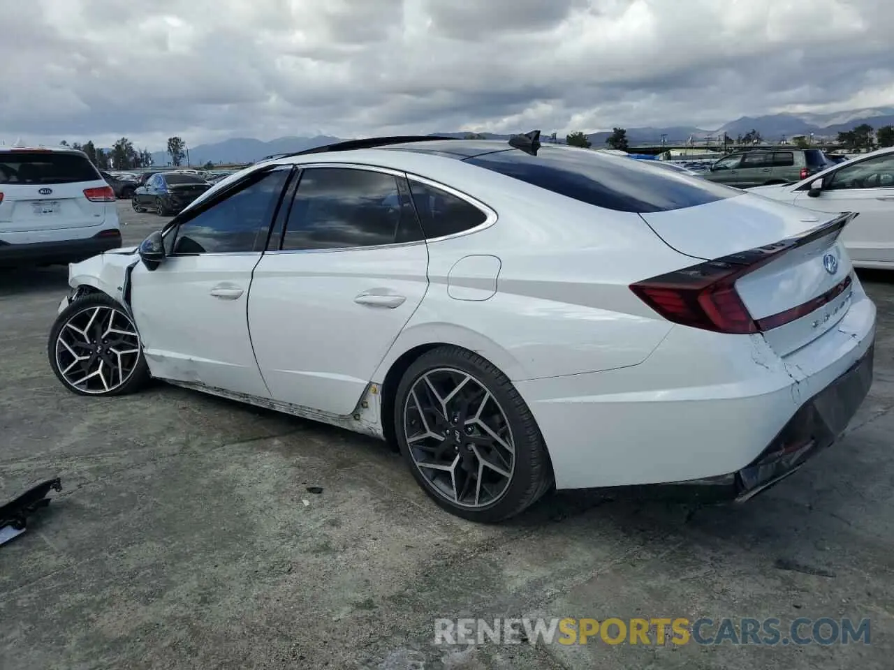 2 fotografías del automóvil dañado 5NPEK4JC6MH117610 HYUNDAI SONATA 2021