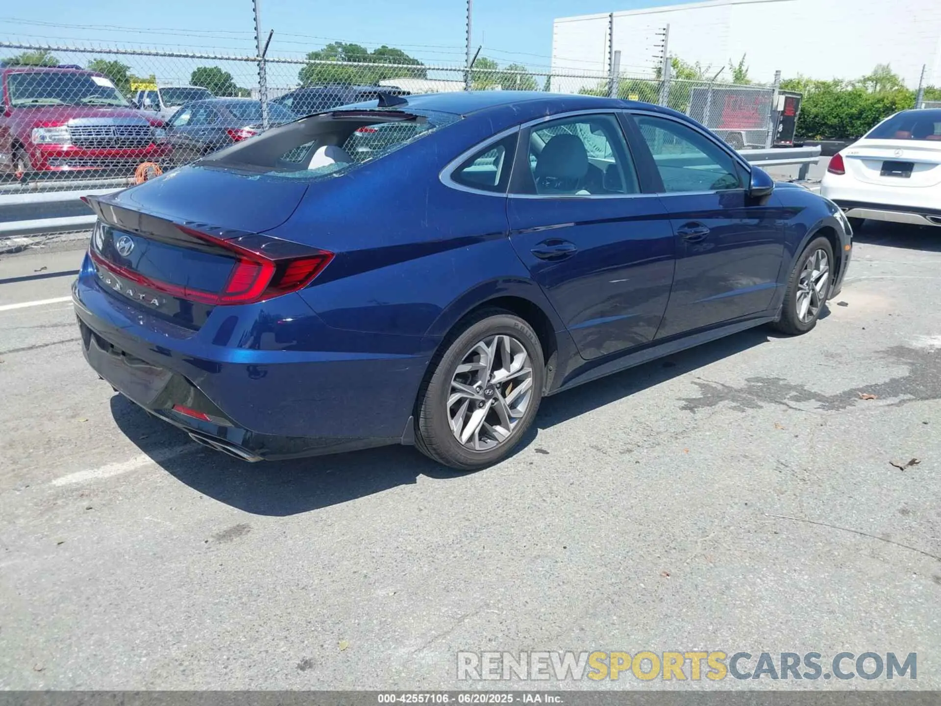 4 fotografías del automóvil dañado 5NPEL4JA8MH096366 HYUNDAI SONATA 2021