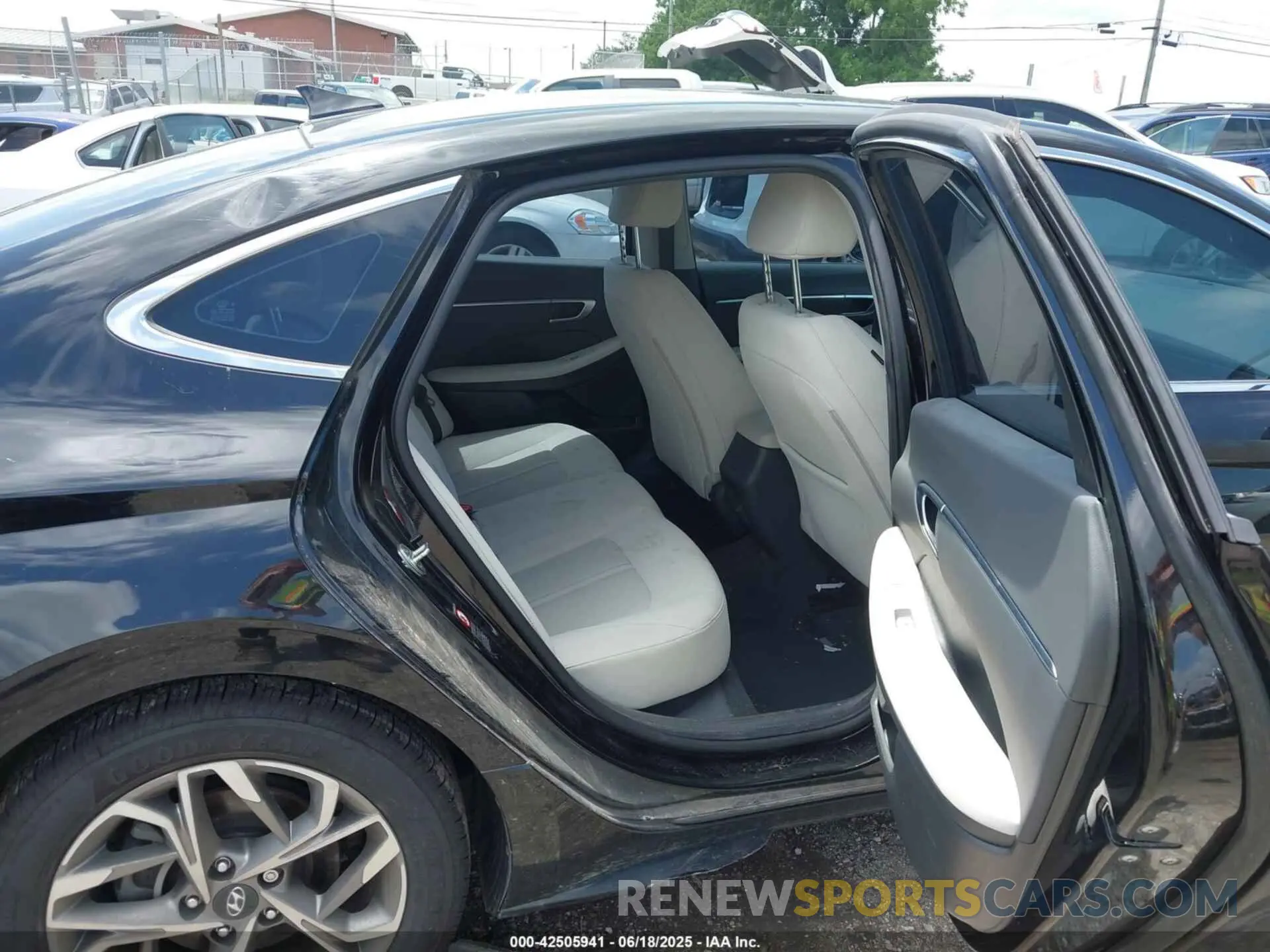 8 fotografías del automóvil dañado KMHL64JA3MA147029 HYUNDAI SONATA 2021
