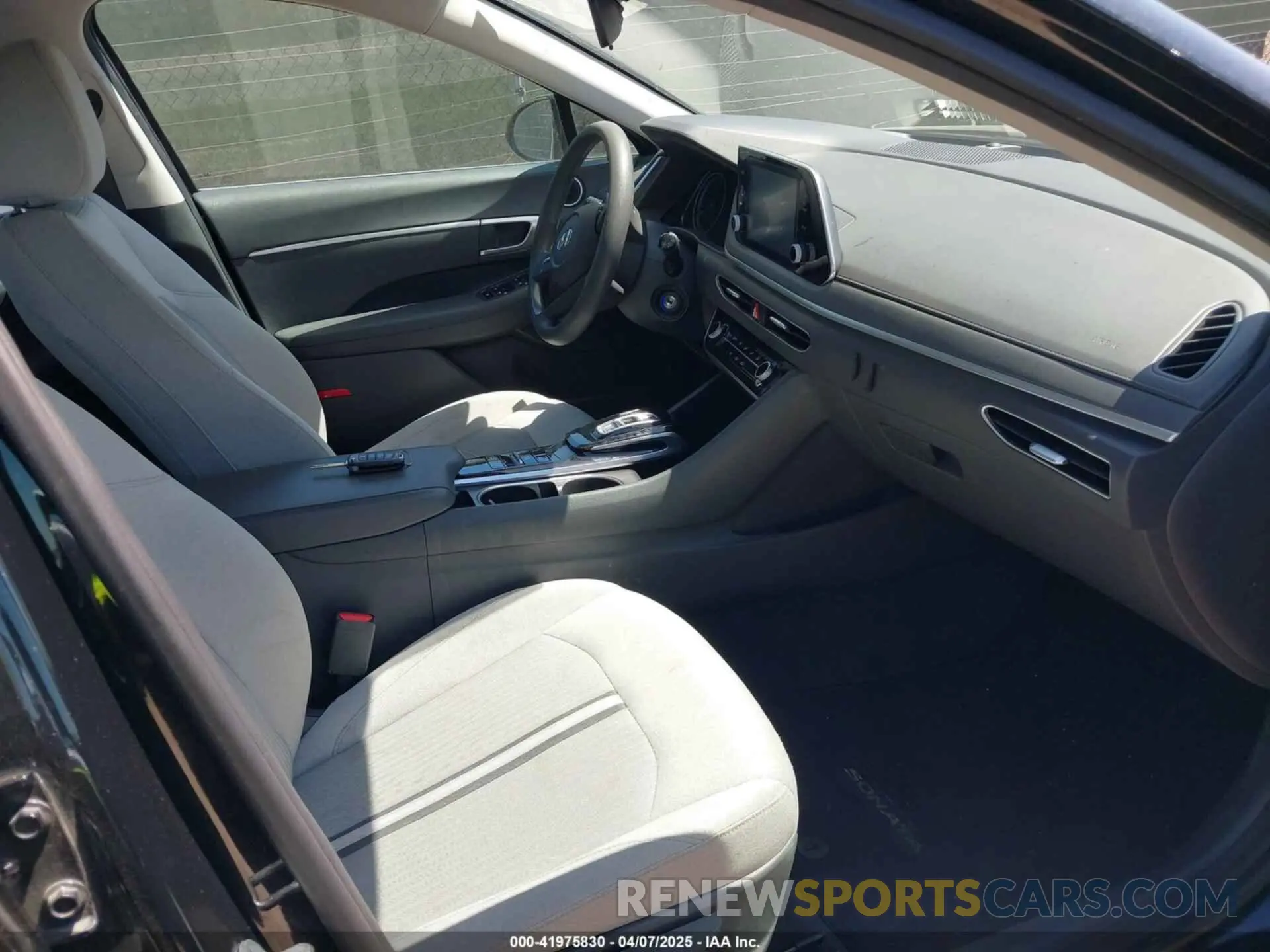 5 fotografías del automóvil dañado 5NPEG4JA7NH135356 HYUNDAI SONATA 2022