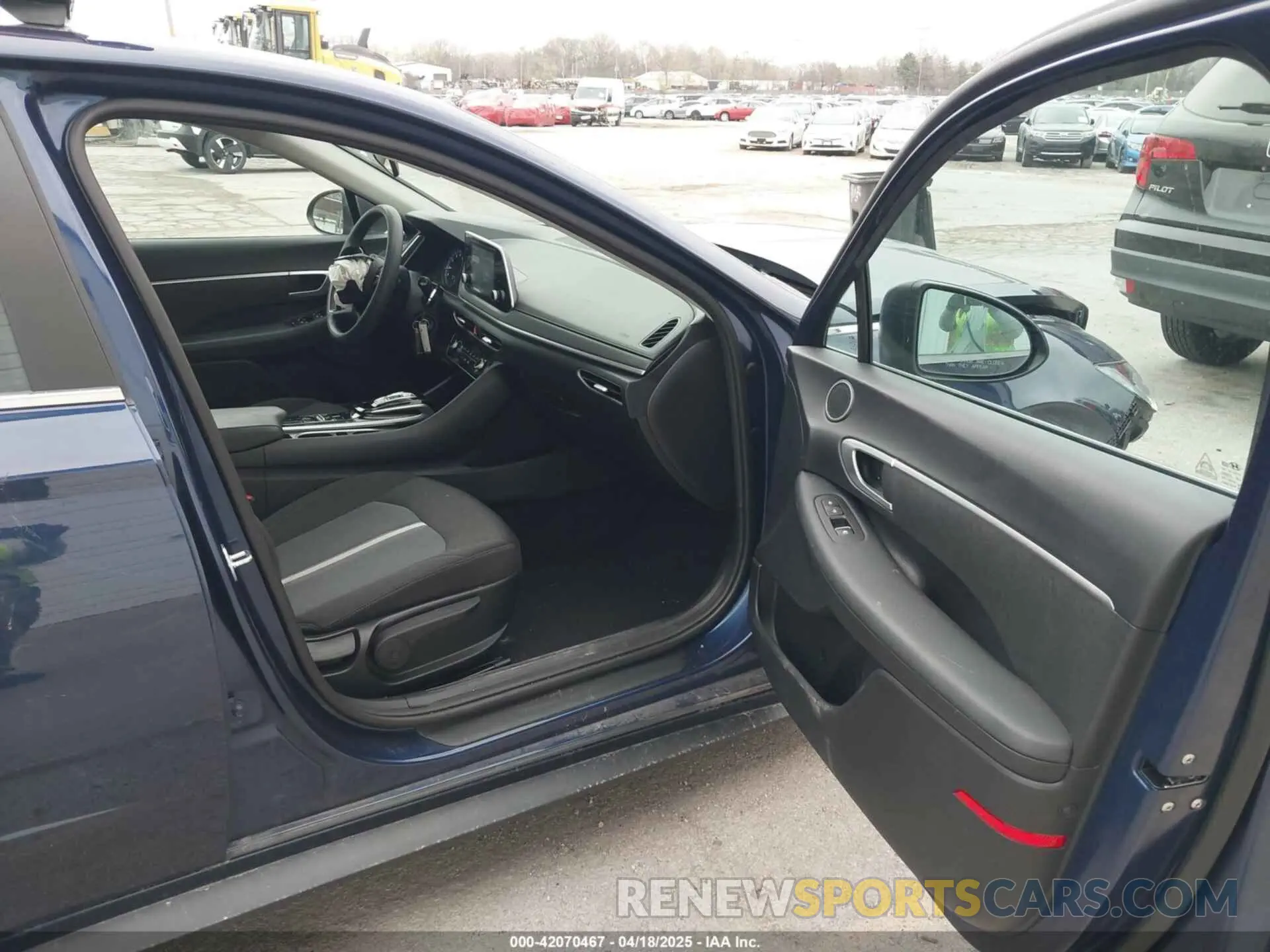 5 fotografías del automóvil dañado 5NPEG4JA8NH143630 HYUNDAI SONATA 2022