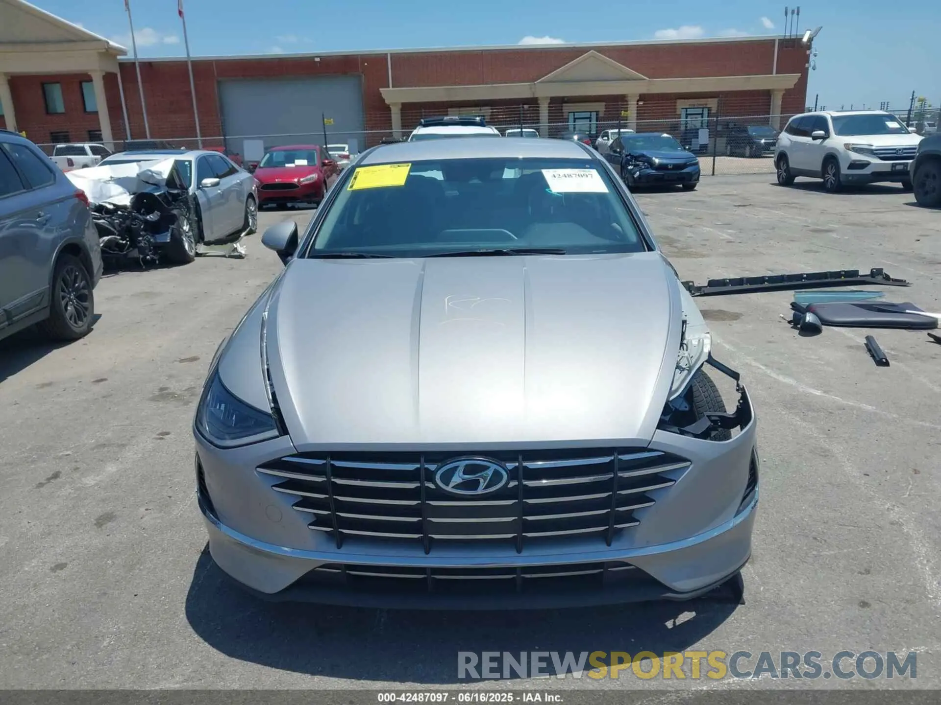 13 fotografías del automóvil dañado KMHL24JA7PA259171 HYUNDAI SONATA 2023