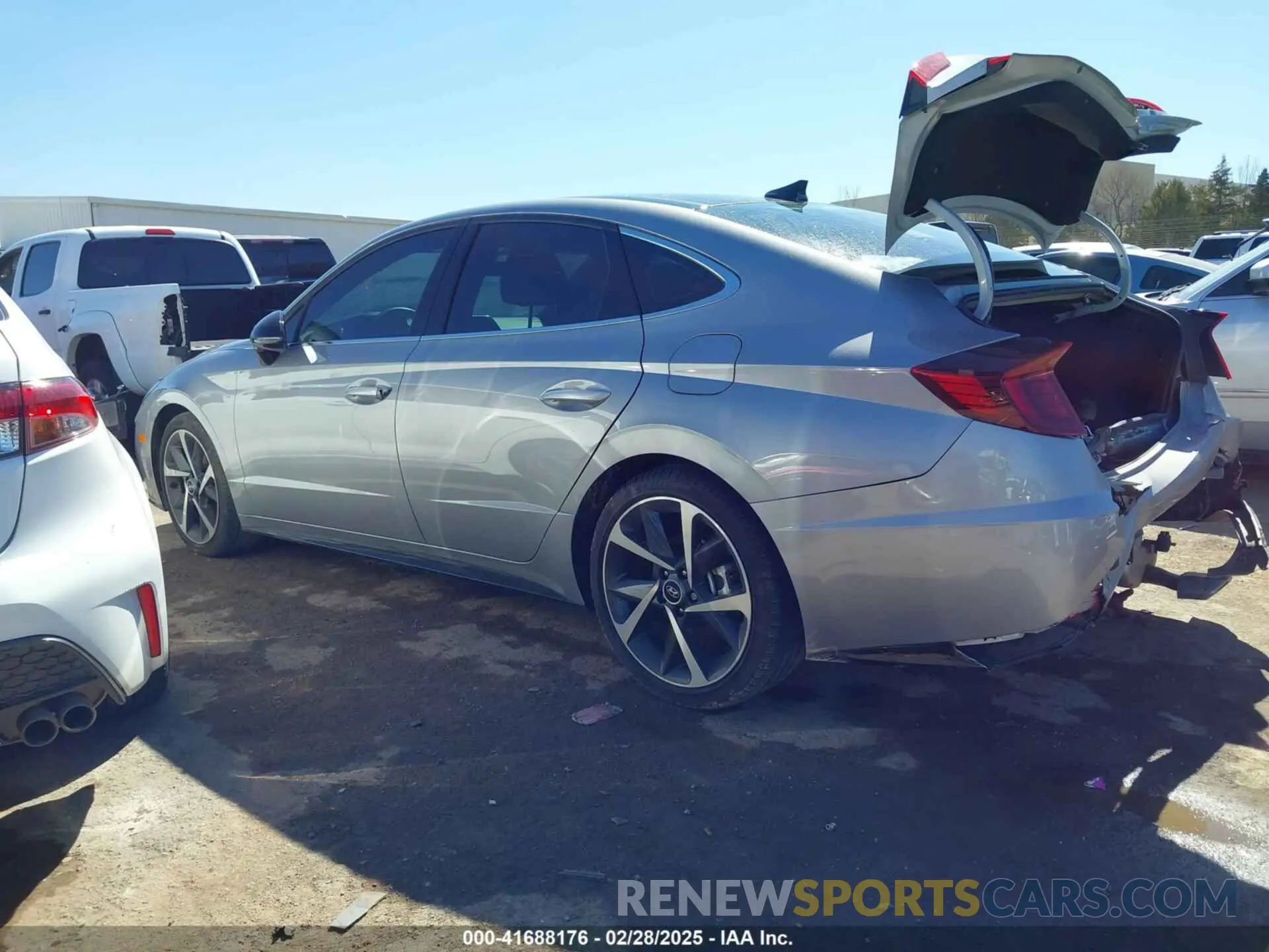 14 fotografías del automóvil dañado KMHL44J27PA263823 HYUNDAI SONATA 2023