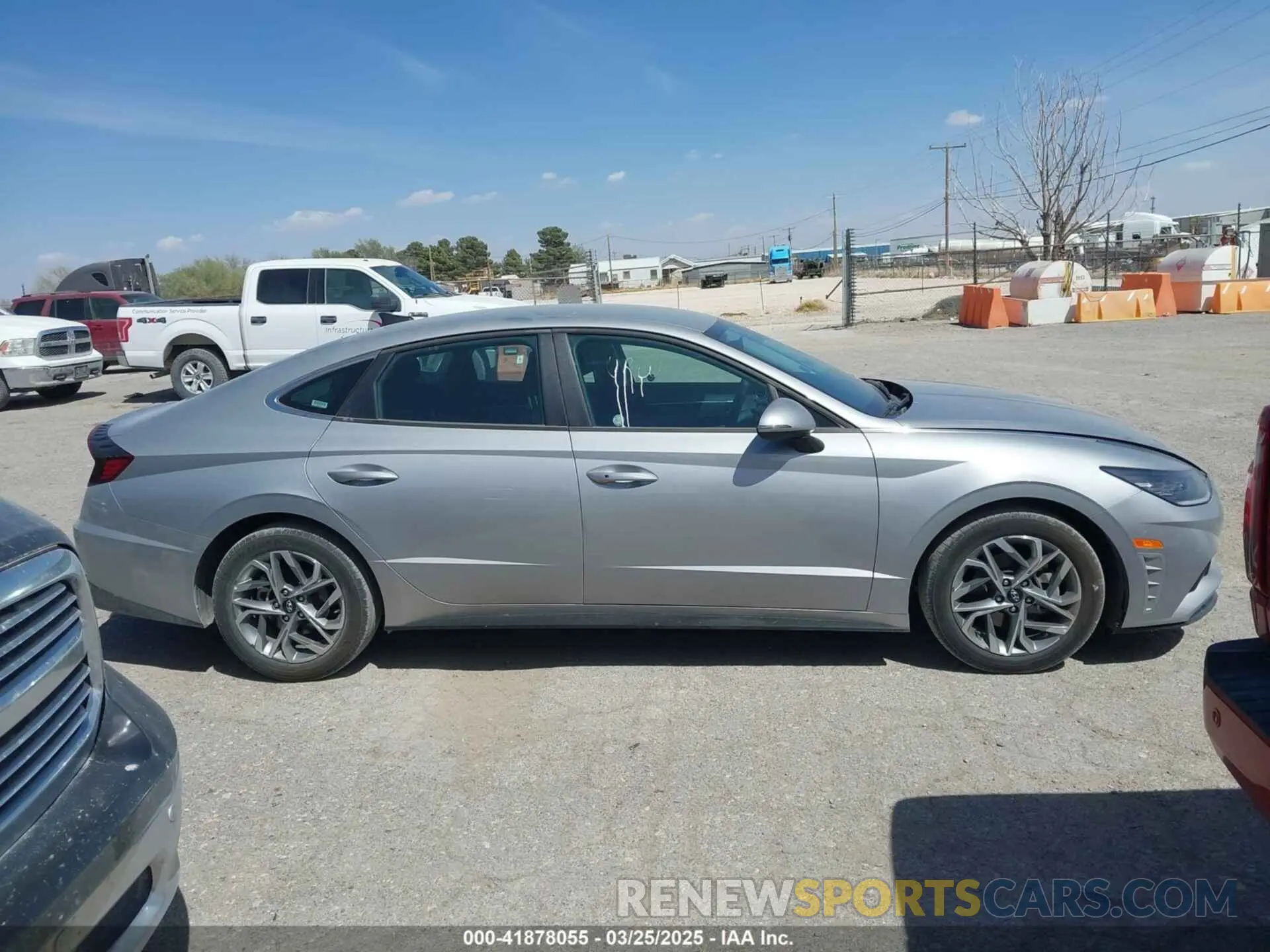 13 fotografías del automóvil dañado KMHL64JA0PA319652 HYUNDAI SONATA 2023