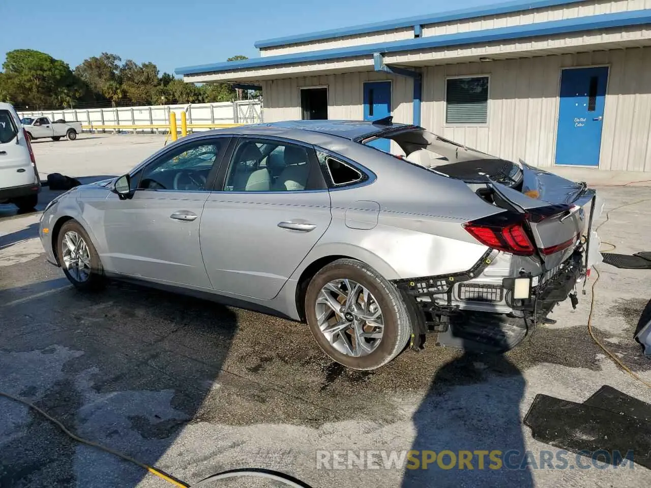 2 fotografías del automóvil dañado KMHL64JA5PA291055 HYUNDAI SONATA 2023