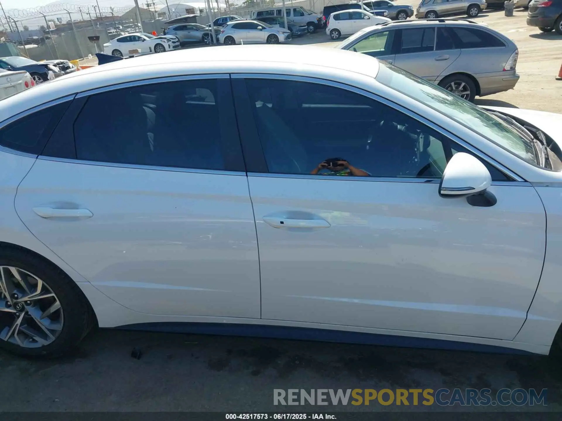 14 fotografías del automóvil dañado KMHL64JA6PA329215 HYUNDAI SONATA 2023