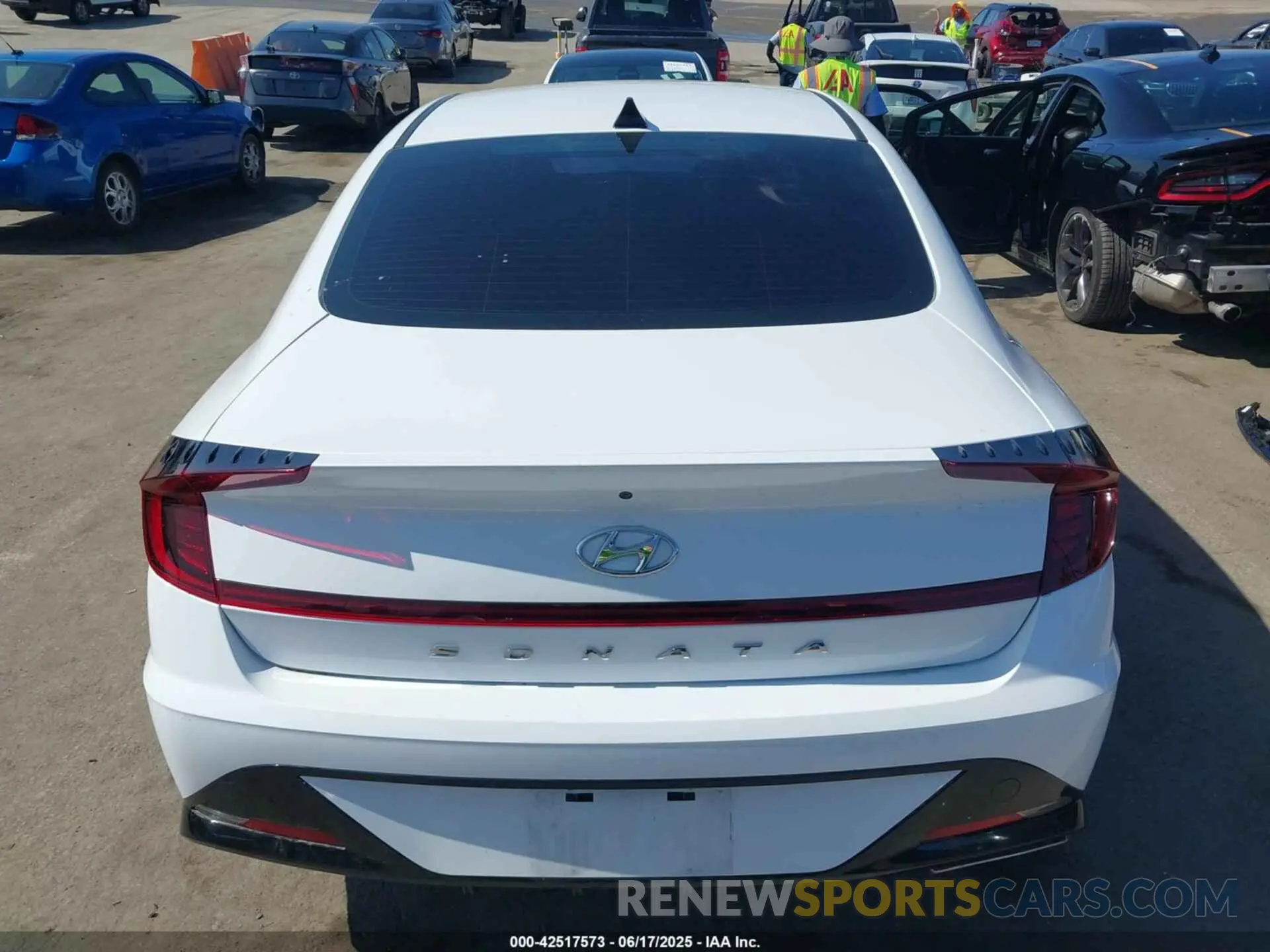 17 fotografías del automóvil dañado KMHL64JA6PA329215 HYUNDAI SONATA 2023