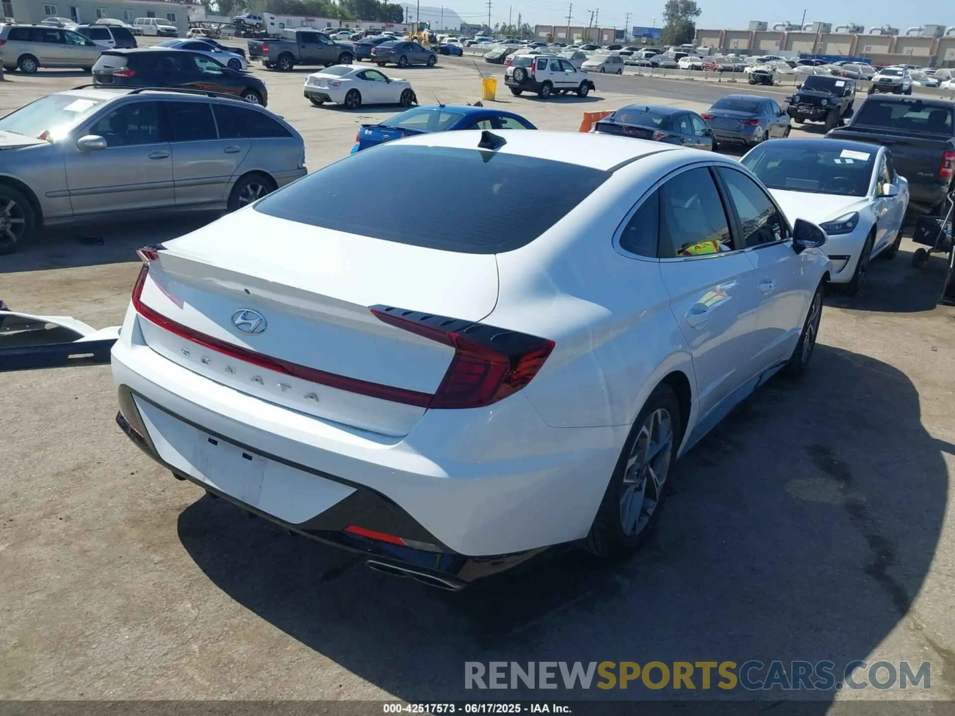 4 fotografías del automóvil dañado KMHL64JA6PA329215 HYUNDAI SONATA 2023