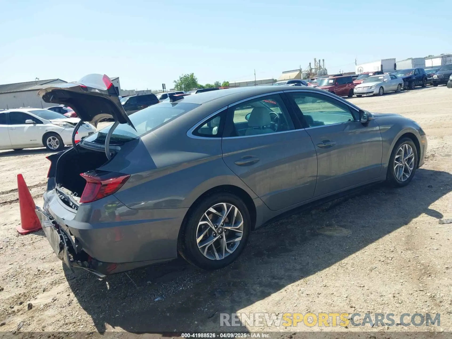 4 fotografías del automóvil dañado KMHL64JAXPA288278 HYUNDAI SONATA 2023