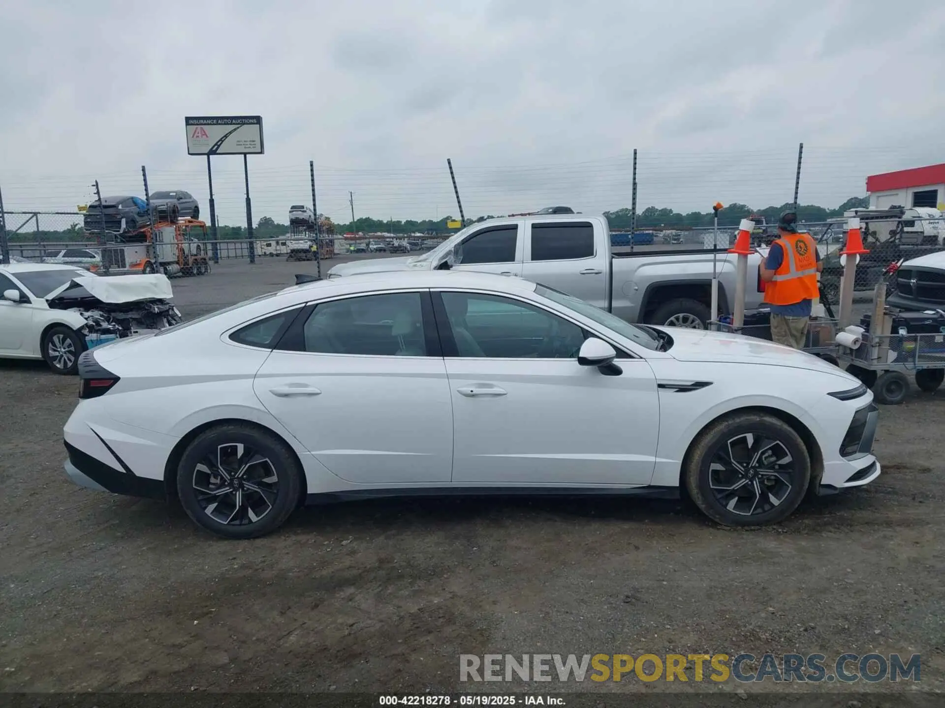 13 fotografías del automóvil dañado KMHL64JA3RA375328 HYUNDAI SONATA 2024