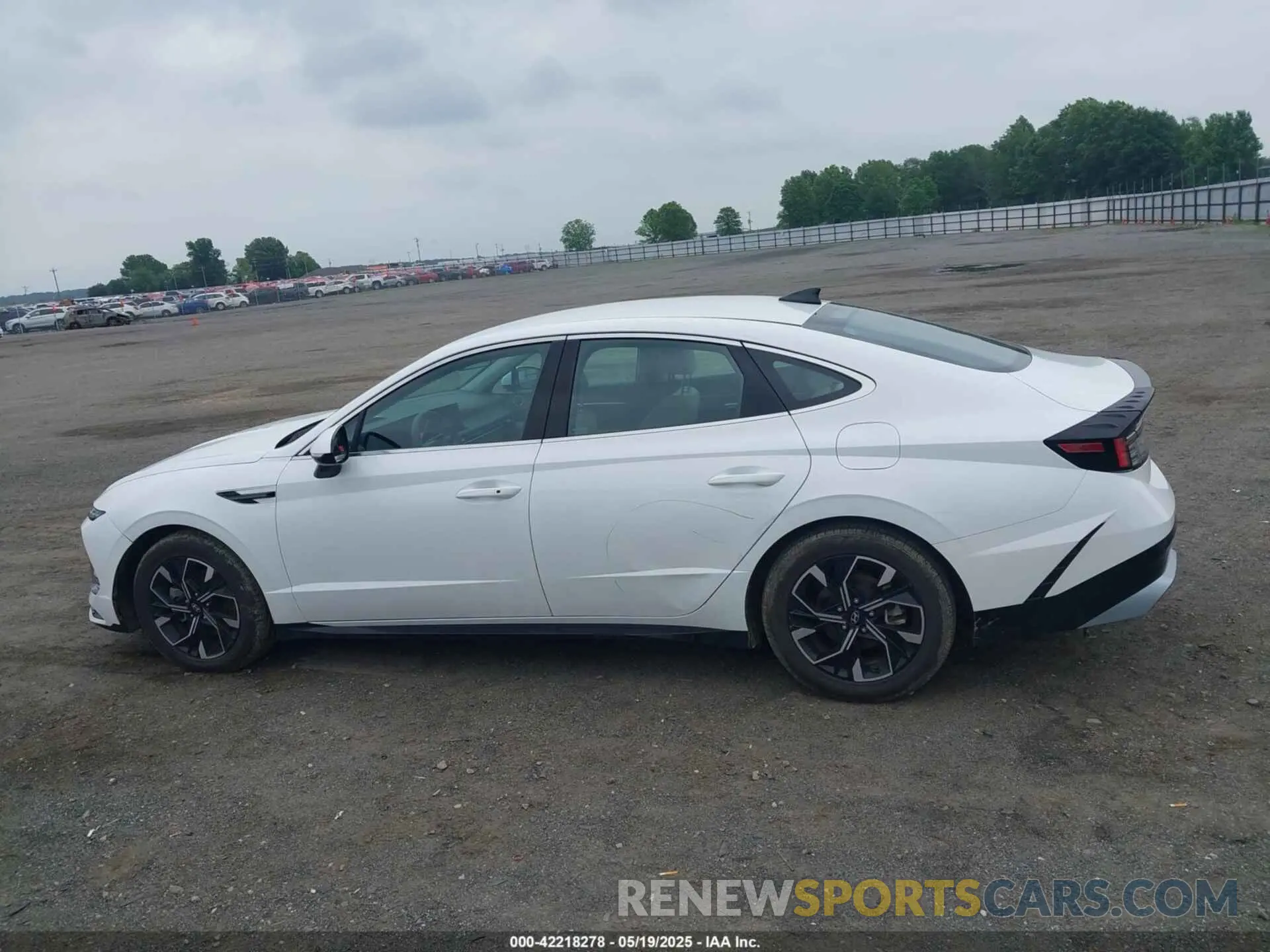 14 fotografías del automóvil dañado KMHL64JA3RA375328 HYUNDAI SONATA 2024