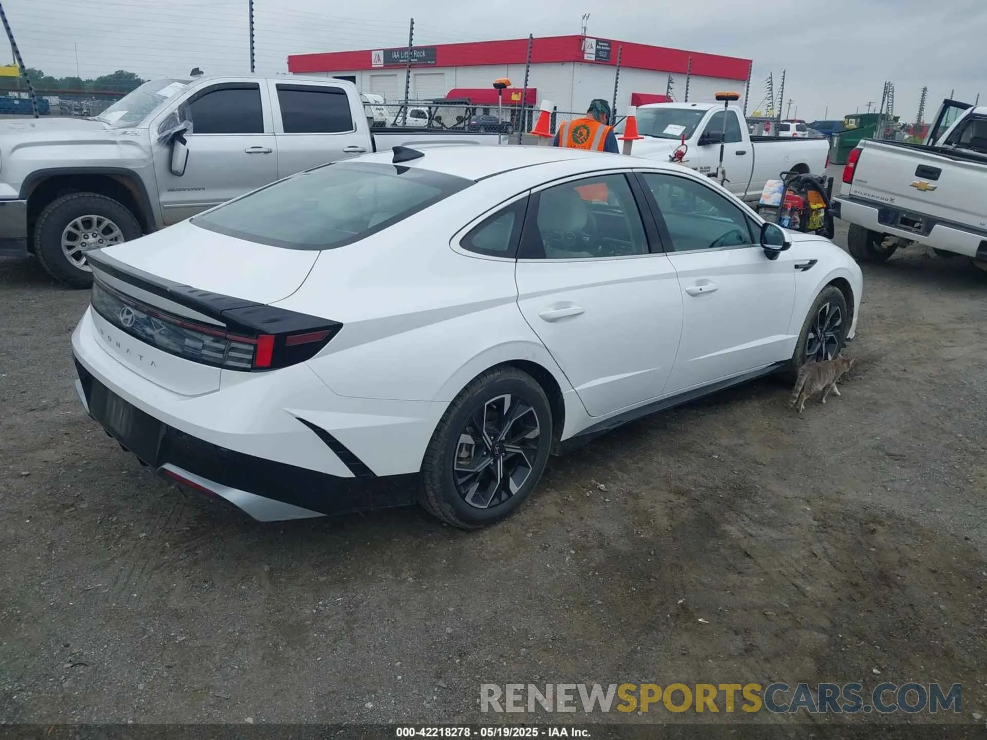 4 fotografías del automóvil dañado KMHL64JA3RA375328 HYUNDAI SONATA 2024