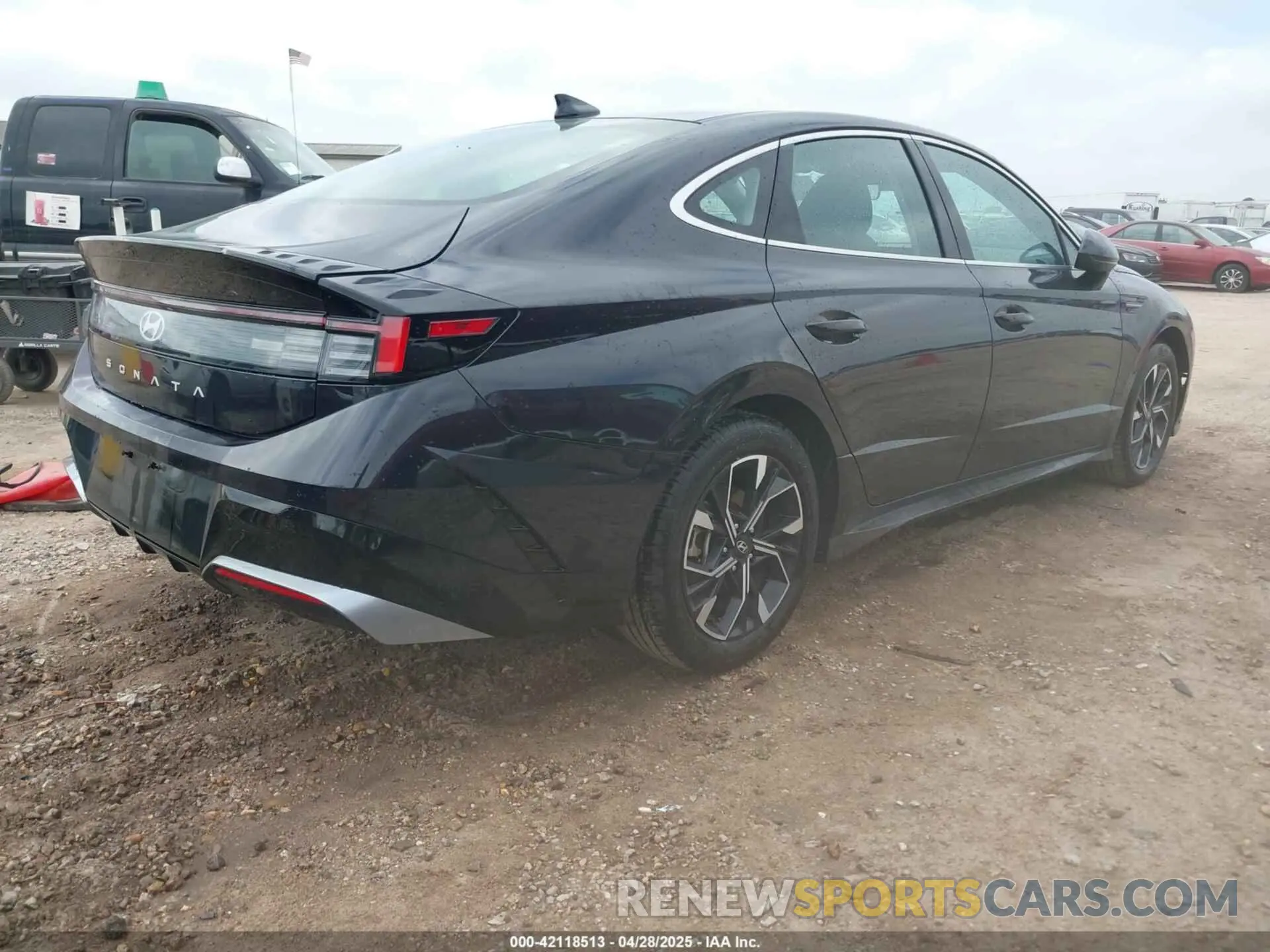 4 fotografías del automóvil dañado KMHL64JA4RA373328 HYUNDAI SONATA 2024
