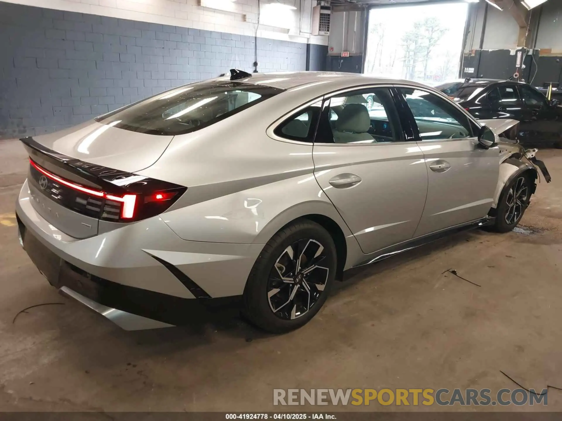4 fotografías del automóvil dañado KMHL64JA5RA368929 HYUNDAI SONATA 2024