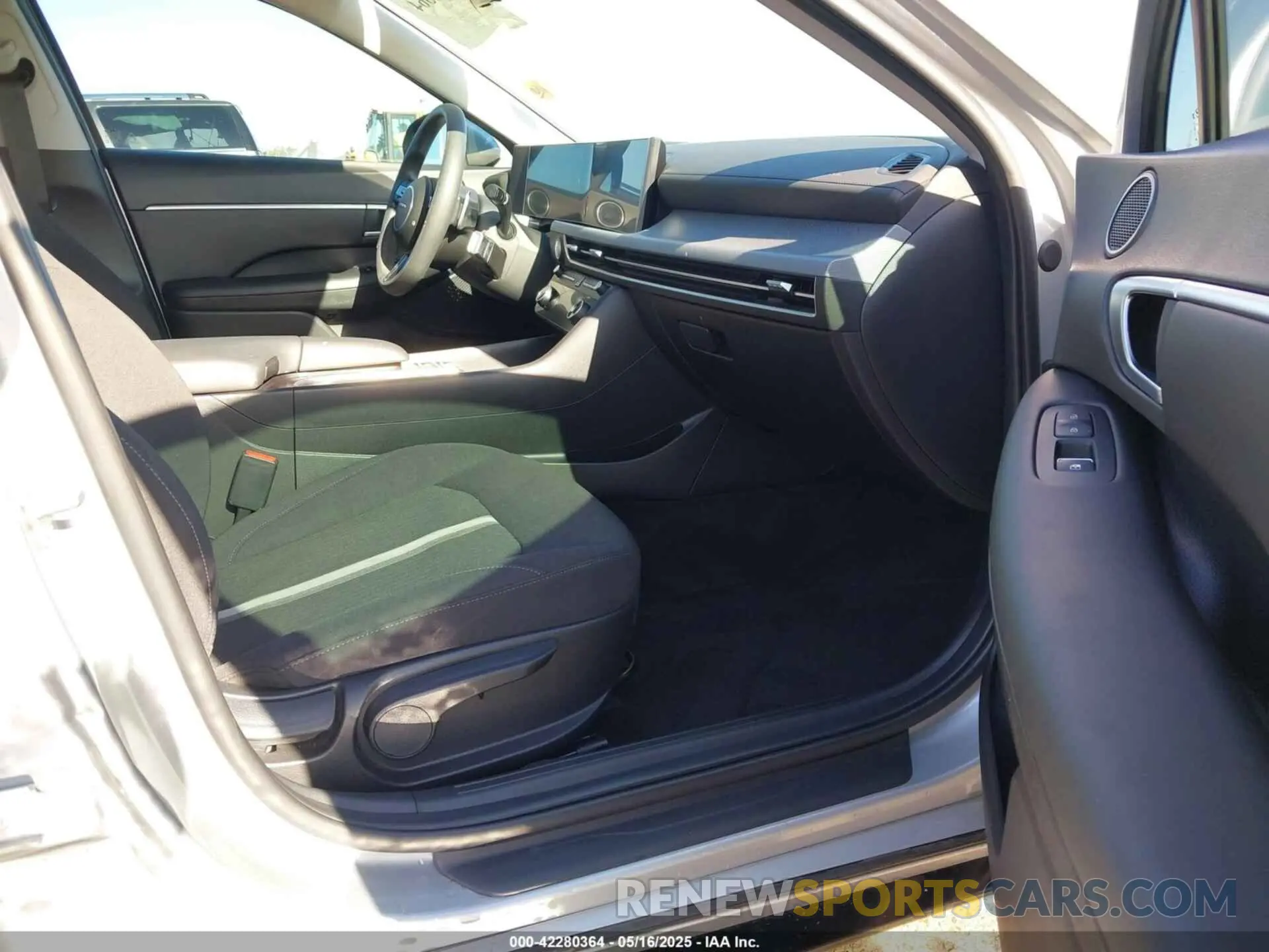 5 fotografías del automóvil dañado KMHL64JA6RA389143 HYUNDAI SONATA 2024