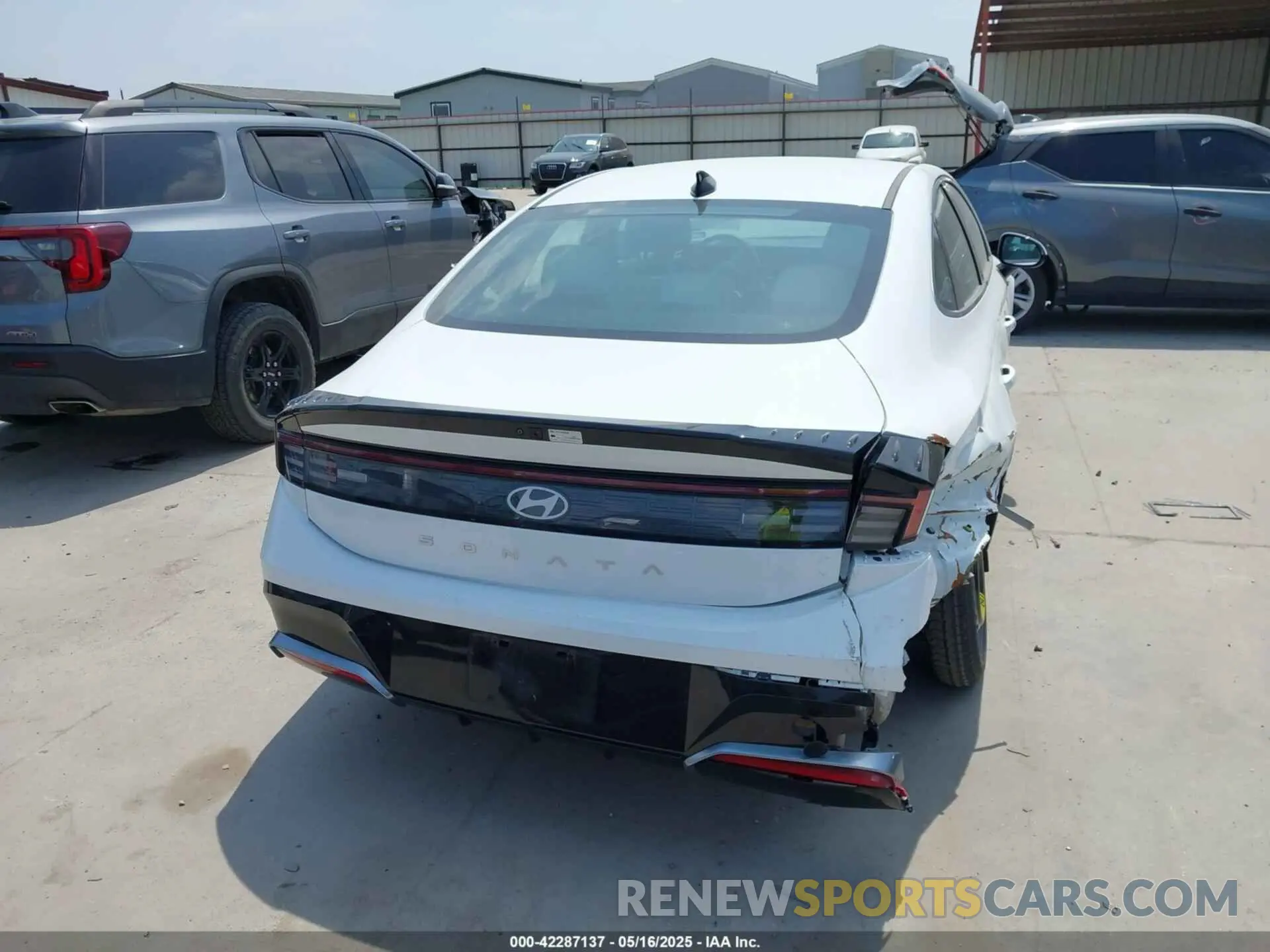 16 fotografías del automóvil dañado KMHL64JA8RA371937 HYUNDAI SONATA 2024