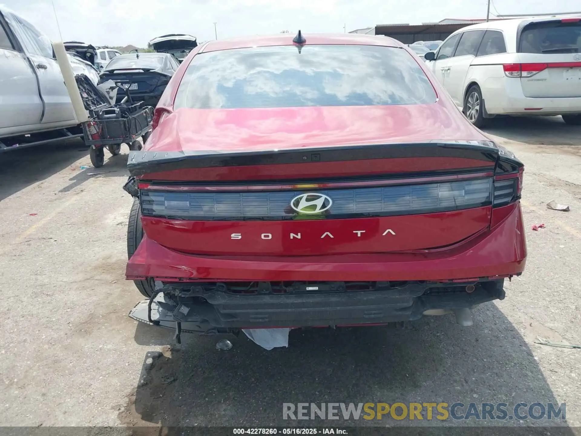 16 fotografías del automóvil dañado KMHL64JA8RA404354 HYUNDAI SONATA 2024