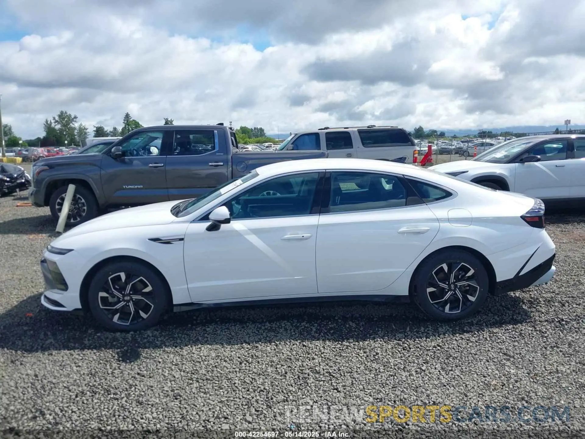 14 fotografías del automóvil dañado KMHL64JA9RA398905 HYUNDAI SONATA 2024