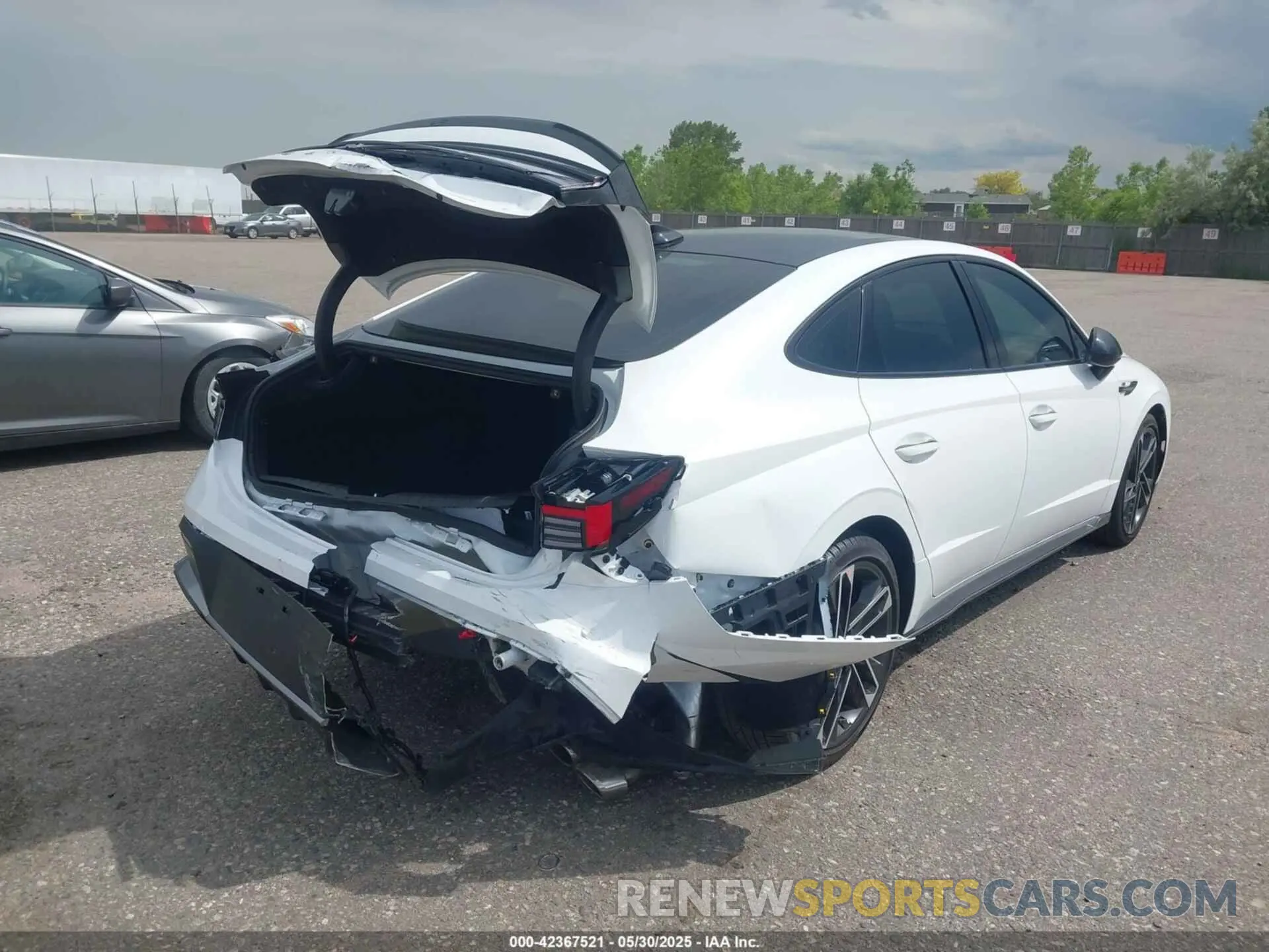 4 fotografías del automóvil dañado KMHL54JC9SA494494 HYUNDAI SONATA 2025