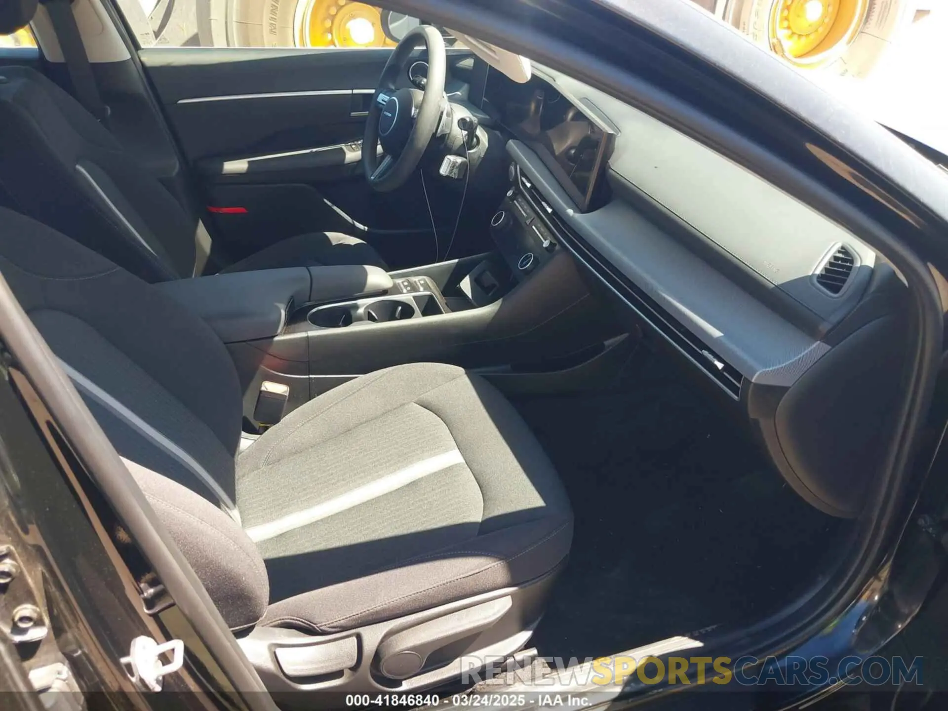 5 fotografías del automóvil dañado KMHL64JA0SA430663 HYUNDAI SONATA 2025