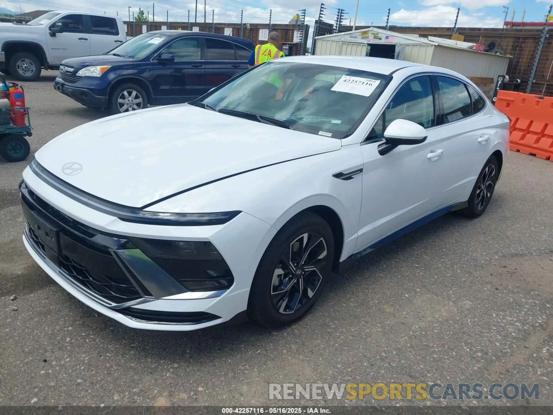 2 fotografías del automóvil dañado KMHL64JA0SA437502 HYUNDAI SONATA 2025