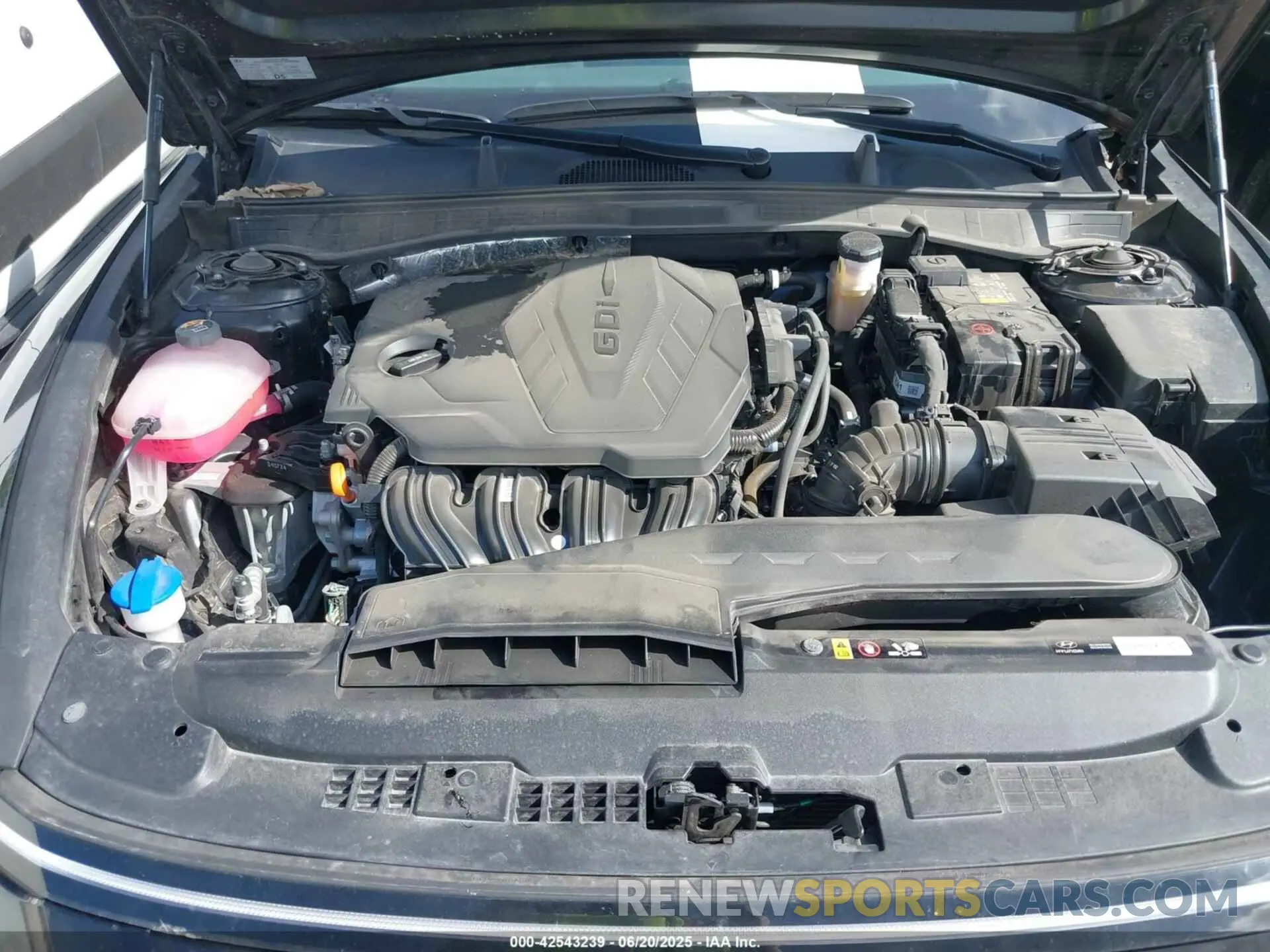 10 fotografías del automóvil dañado KMHL64JA1SA437721 HYUNDAI SONATA 2025