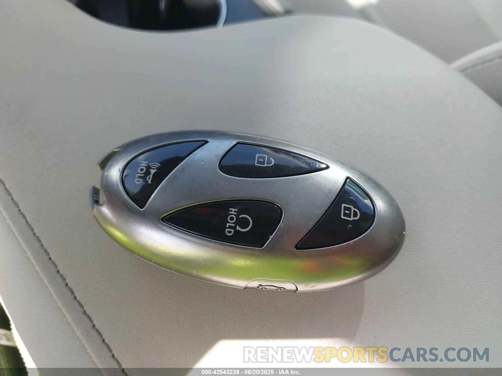11 fotografías del automóvil dañado KMHL64JA1SA437721 HYUNDAI SONATA 2025
