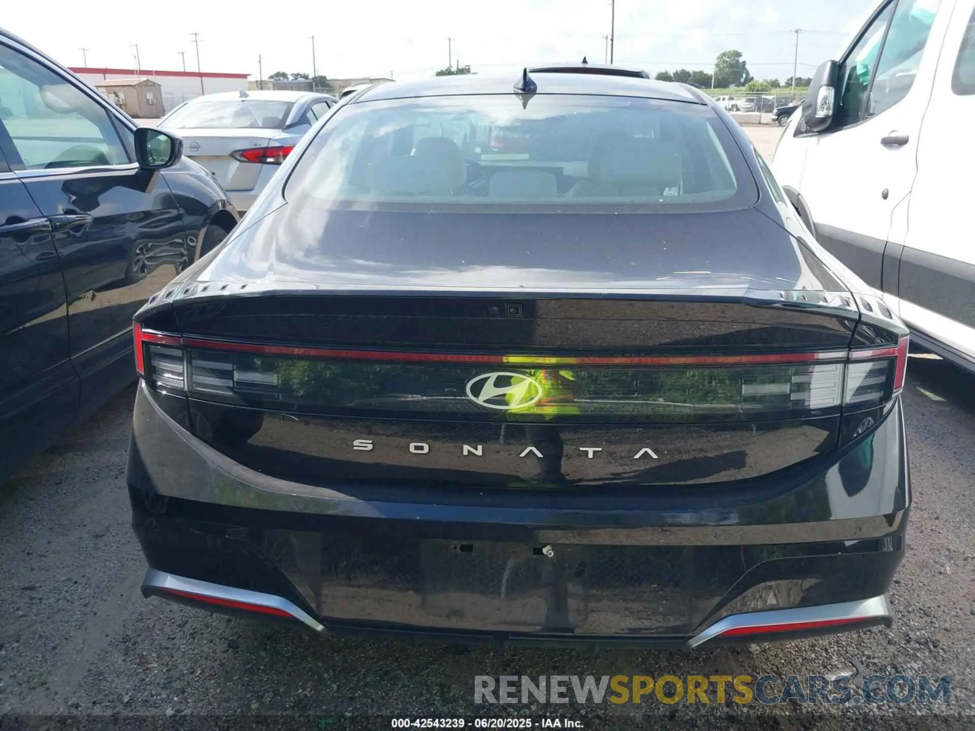 16 fotografías del automóvil dañado KMHL64JA1SA437721 HYUNDAI SONATA 2025